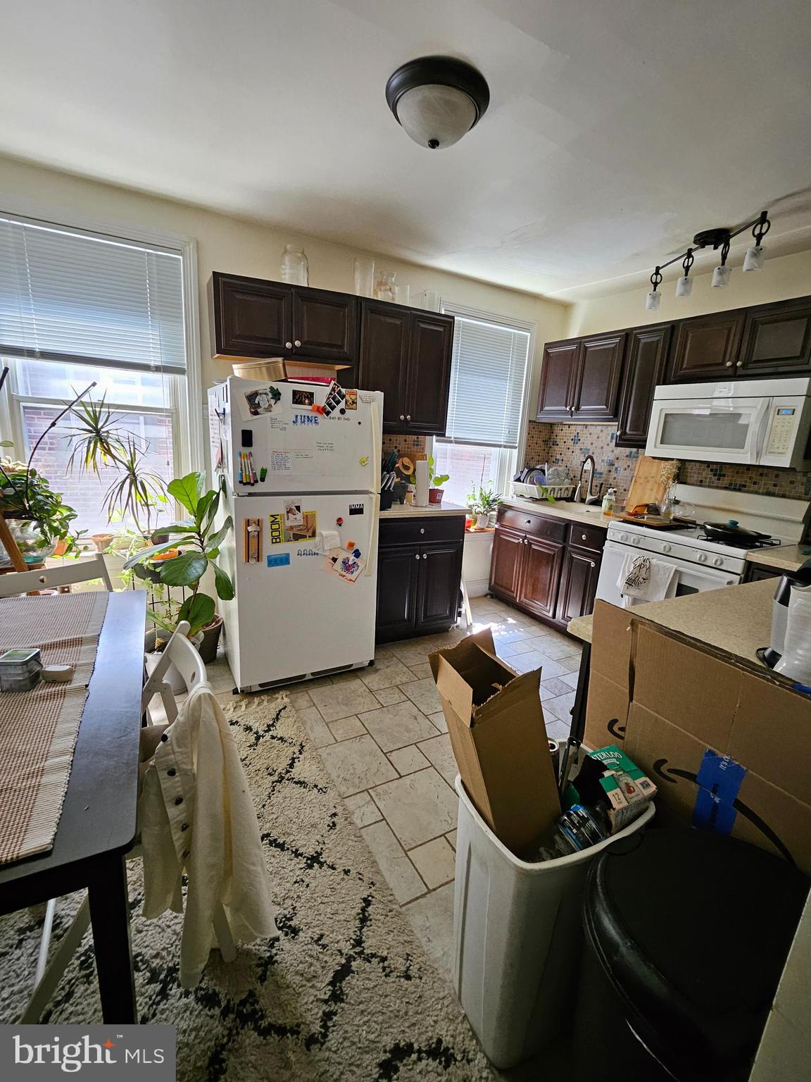 FAIRMOUNT - Residential Income