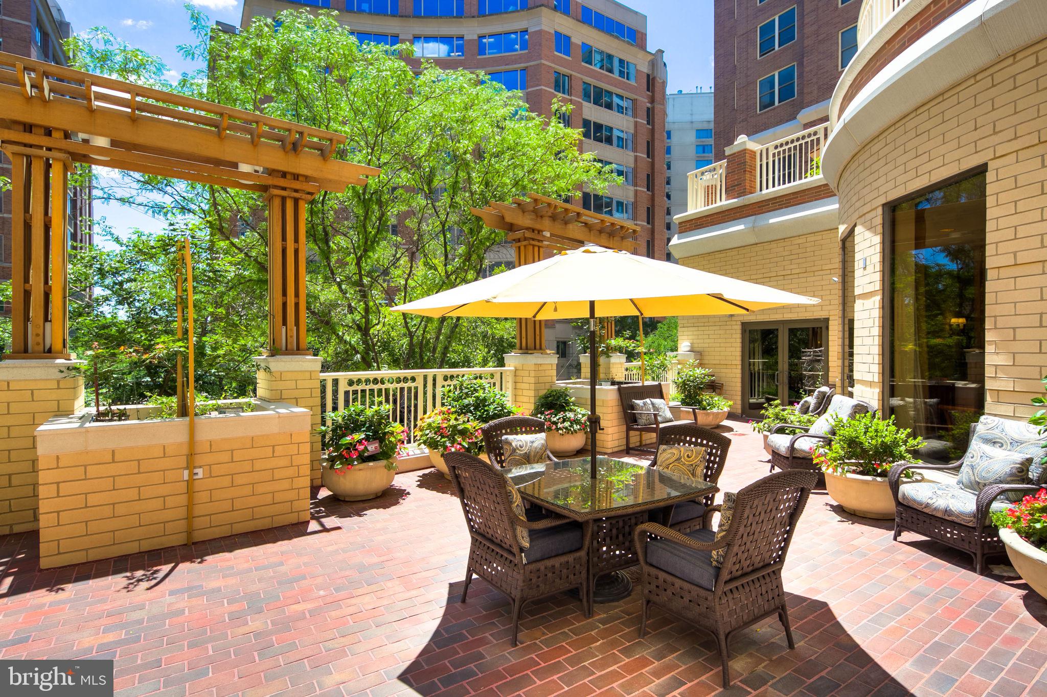 THE JEFFERSON - SUNRISE SENIOR LIVING - Residential