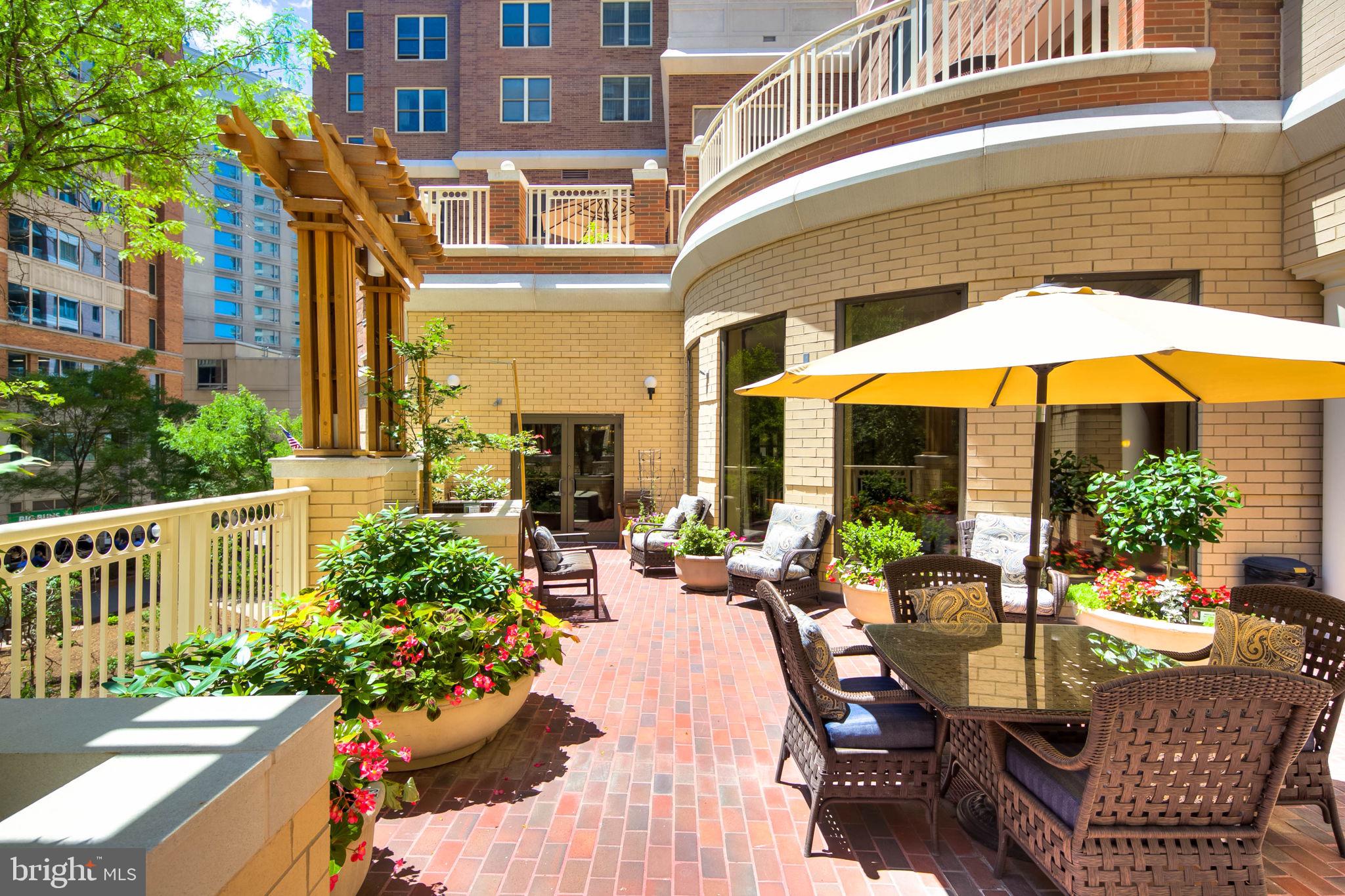 THE JEFFERSON - SUNRISE SENIOR LIVING - Residential