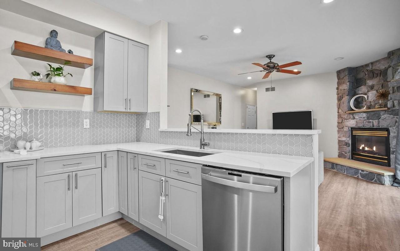 FOX CHASE - Residential