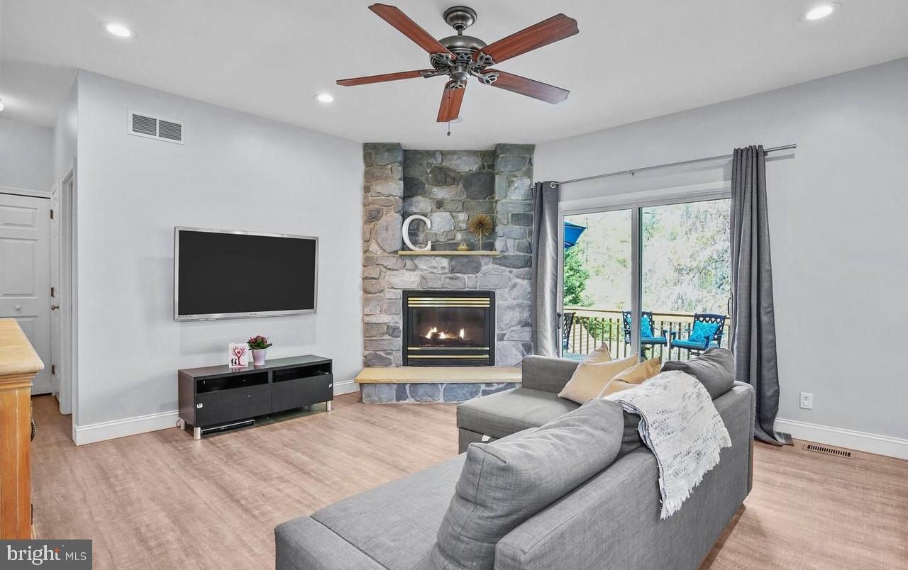 FOX CHASE - Residential
