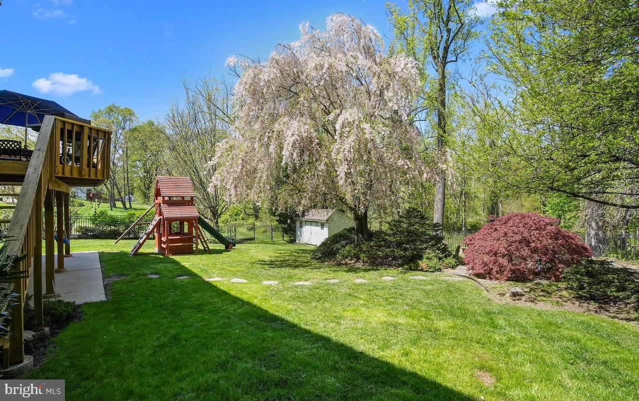 FOX CHASE - Residential