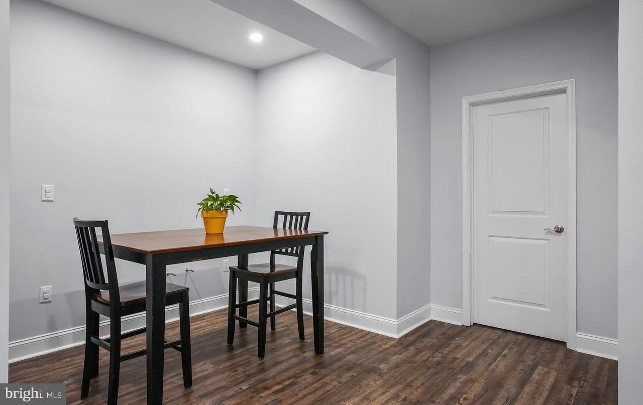 FOX CHASE - Residential