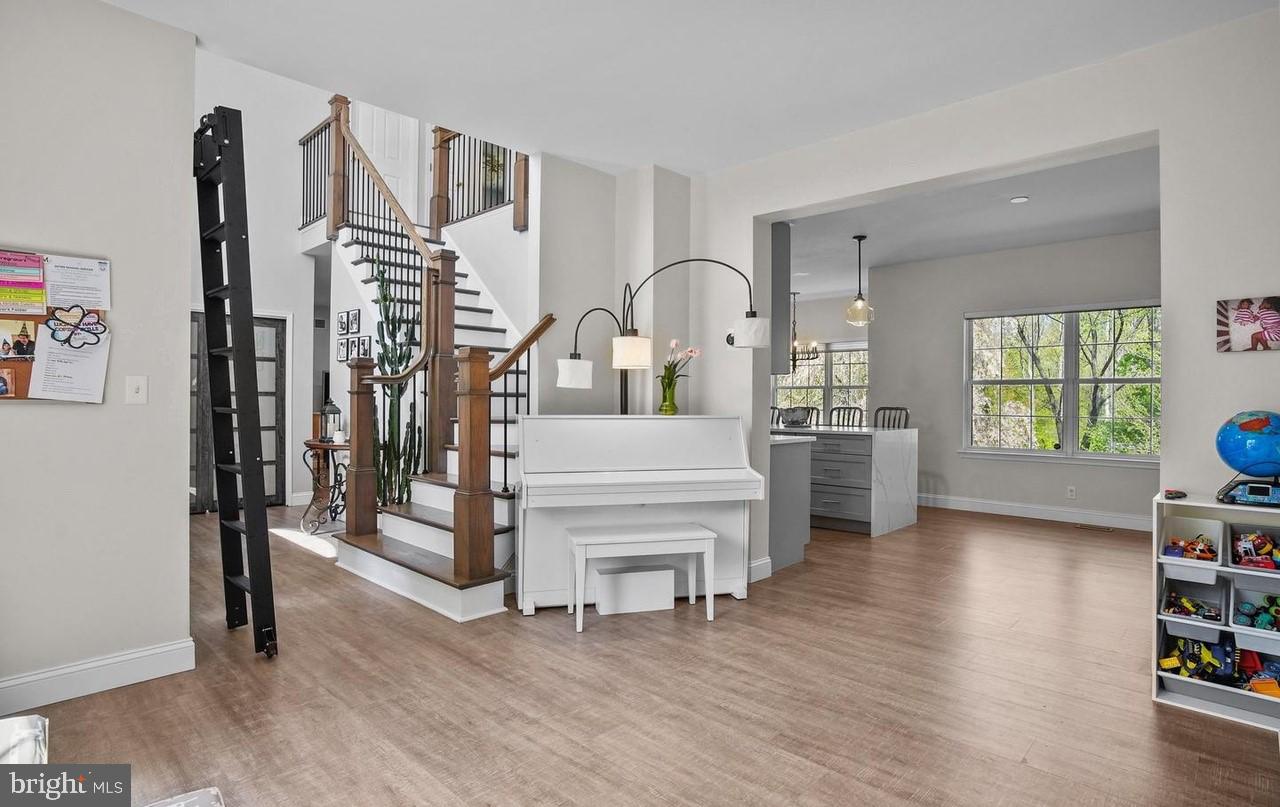 FOX CHASE - Residential