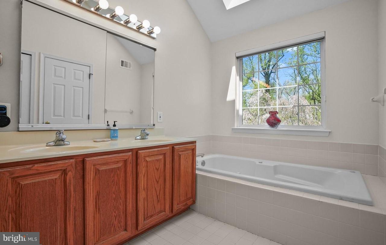 FOX CHASE - Residential