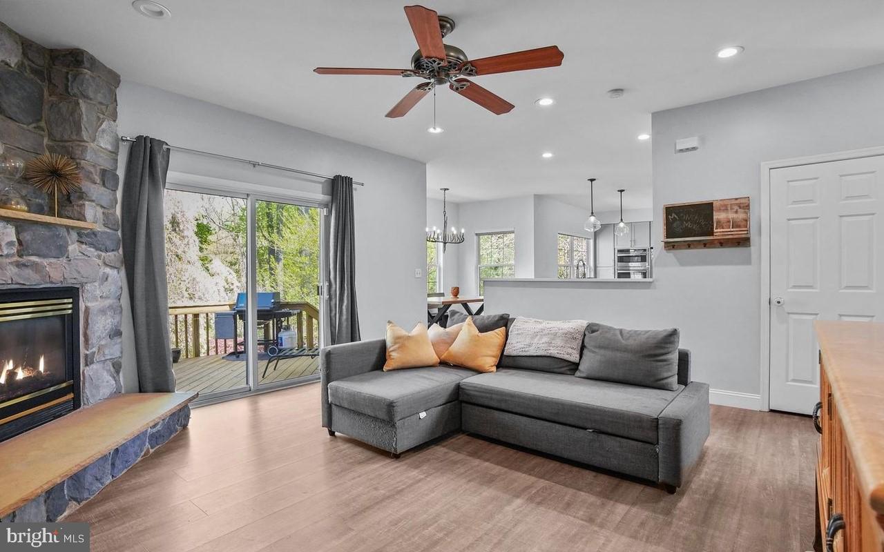 FOX CHASE - Residential