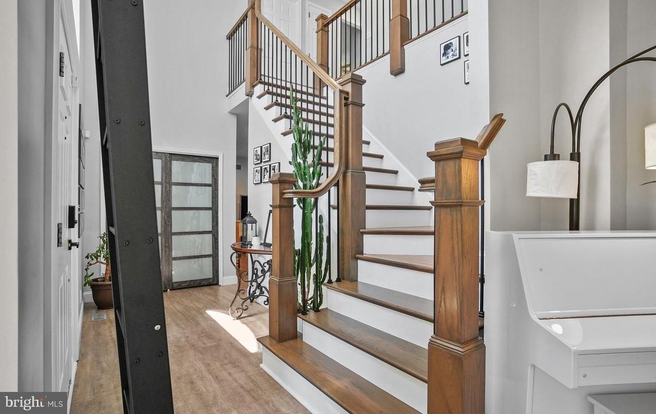 FOX CHASE - Residential