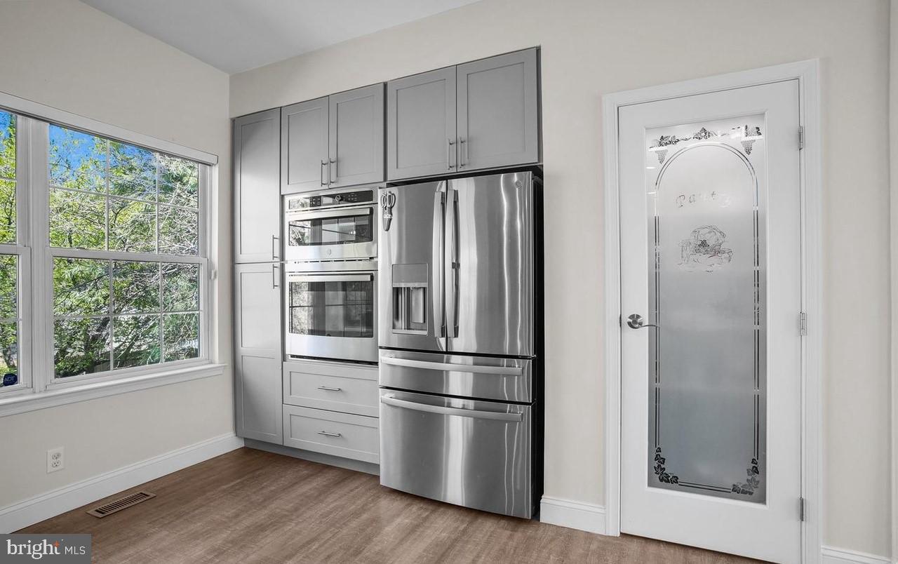 FOX CHASE - Residential