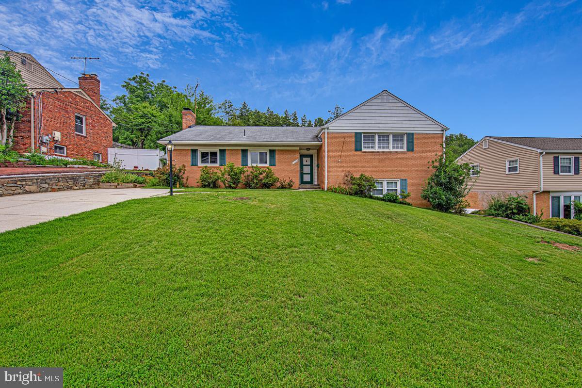 BURNT MILLS MANOR - Residential