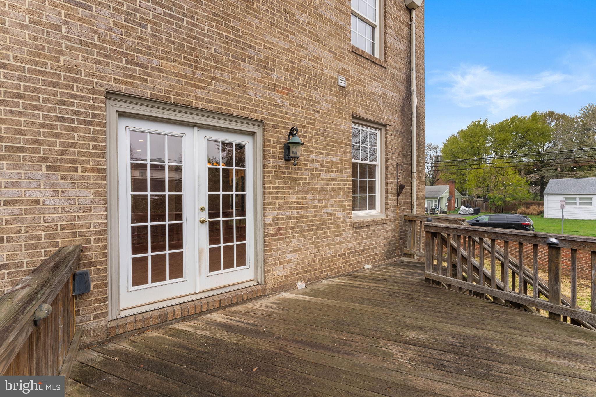 EXETER SQUARE - Residential
