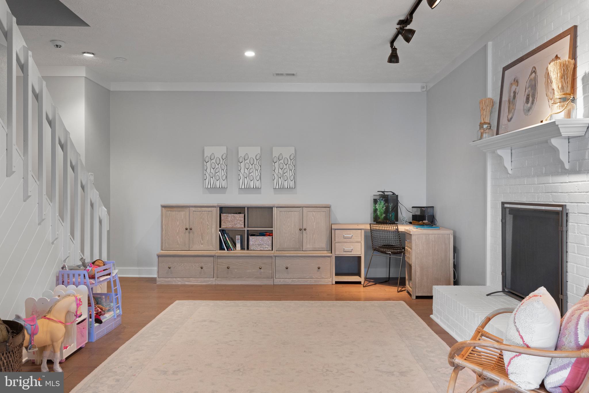 THE DOWNS - Residential