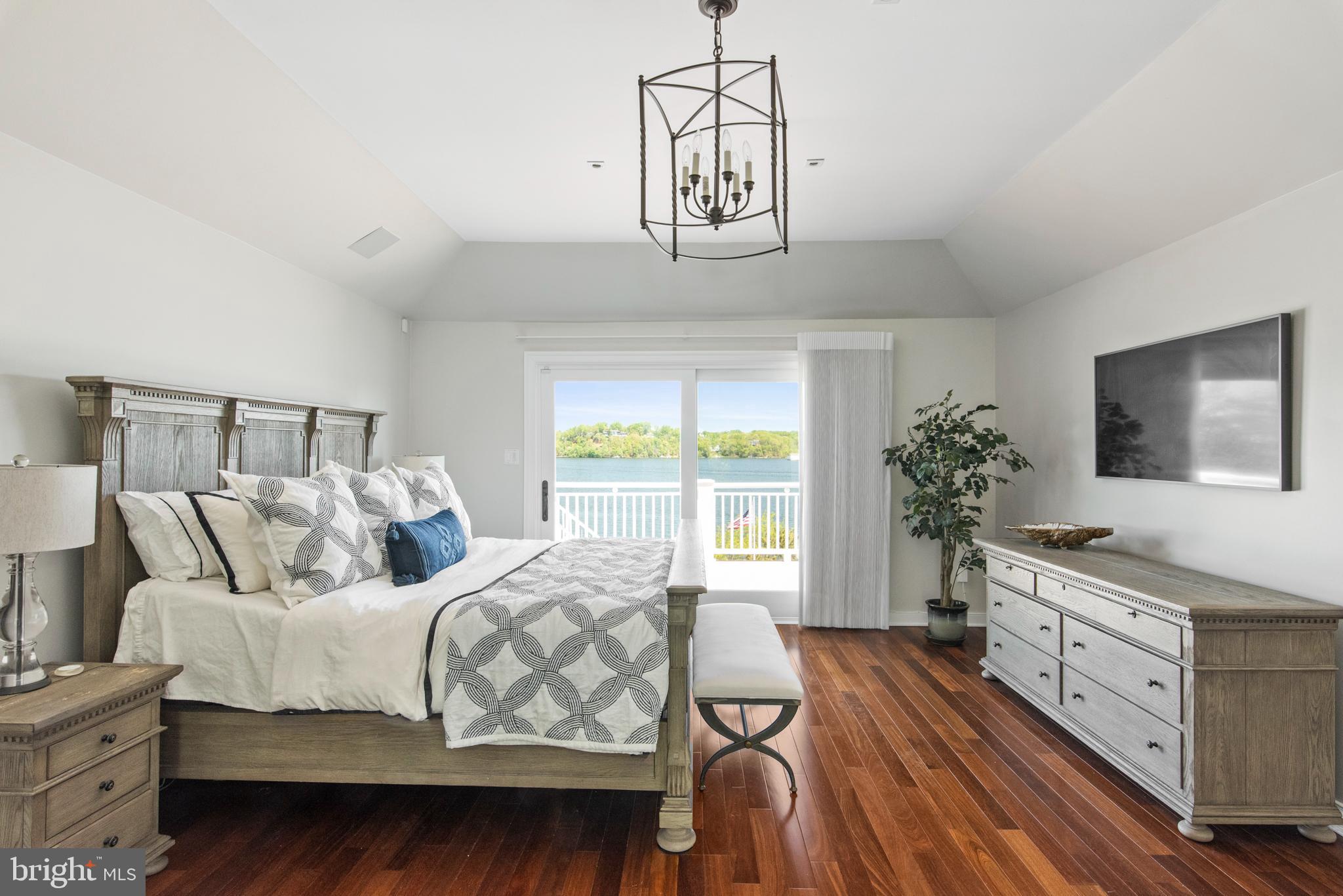 THE DOWNS - Residential