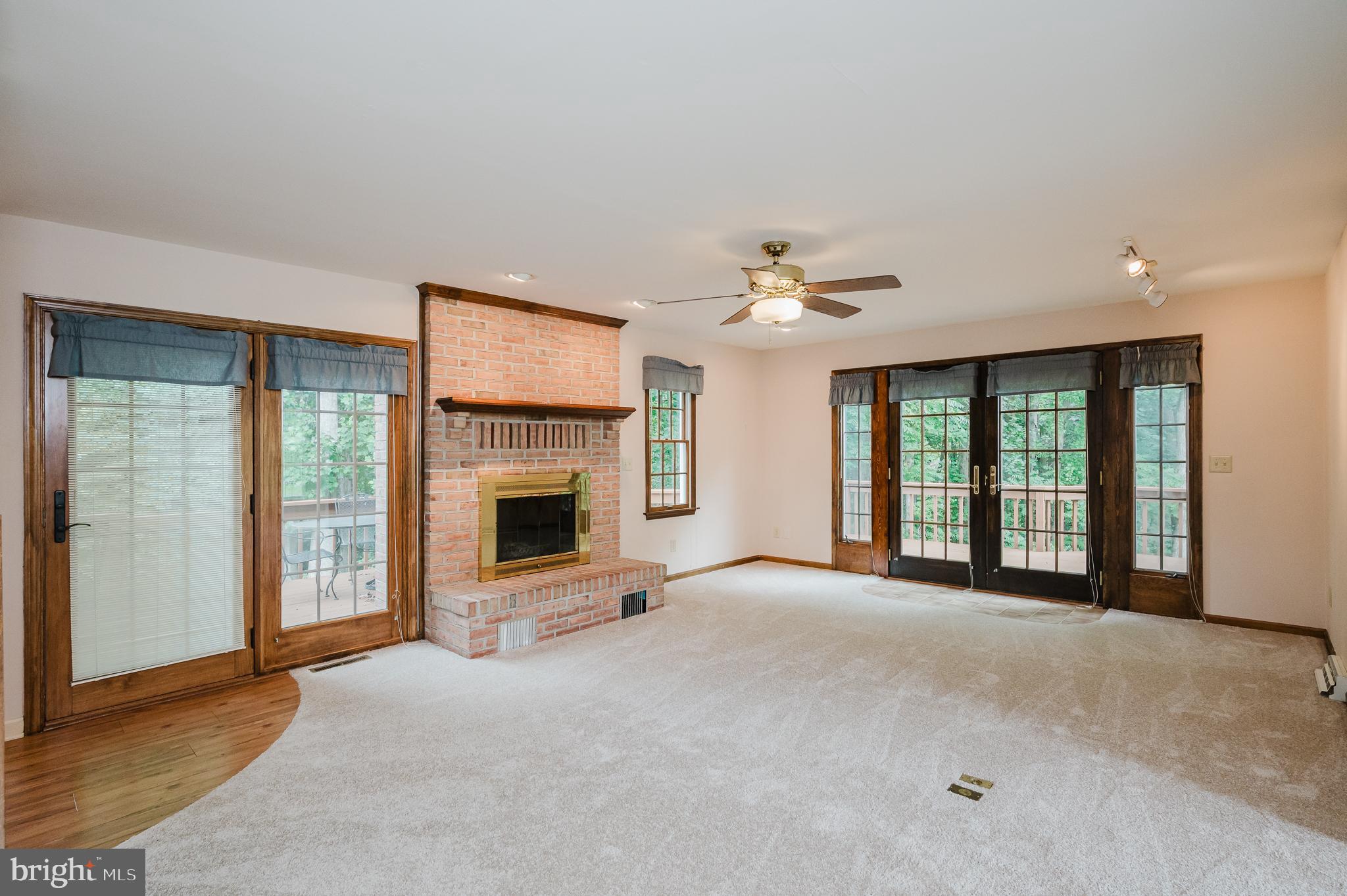 WOODFIELD - Residential
