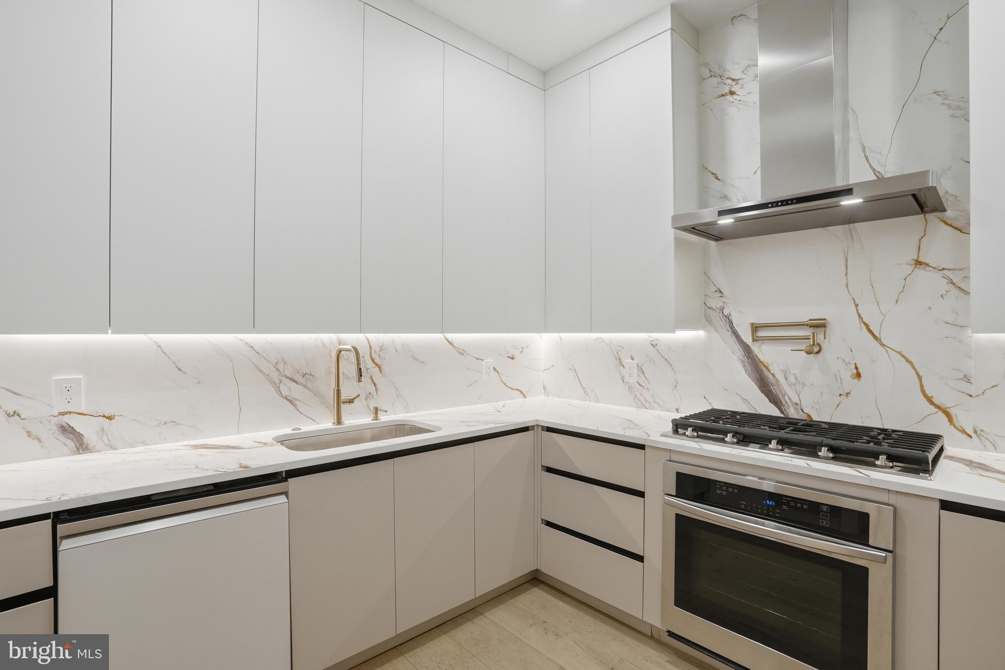 BASIL COURT - Residential