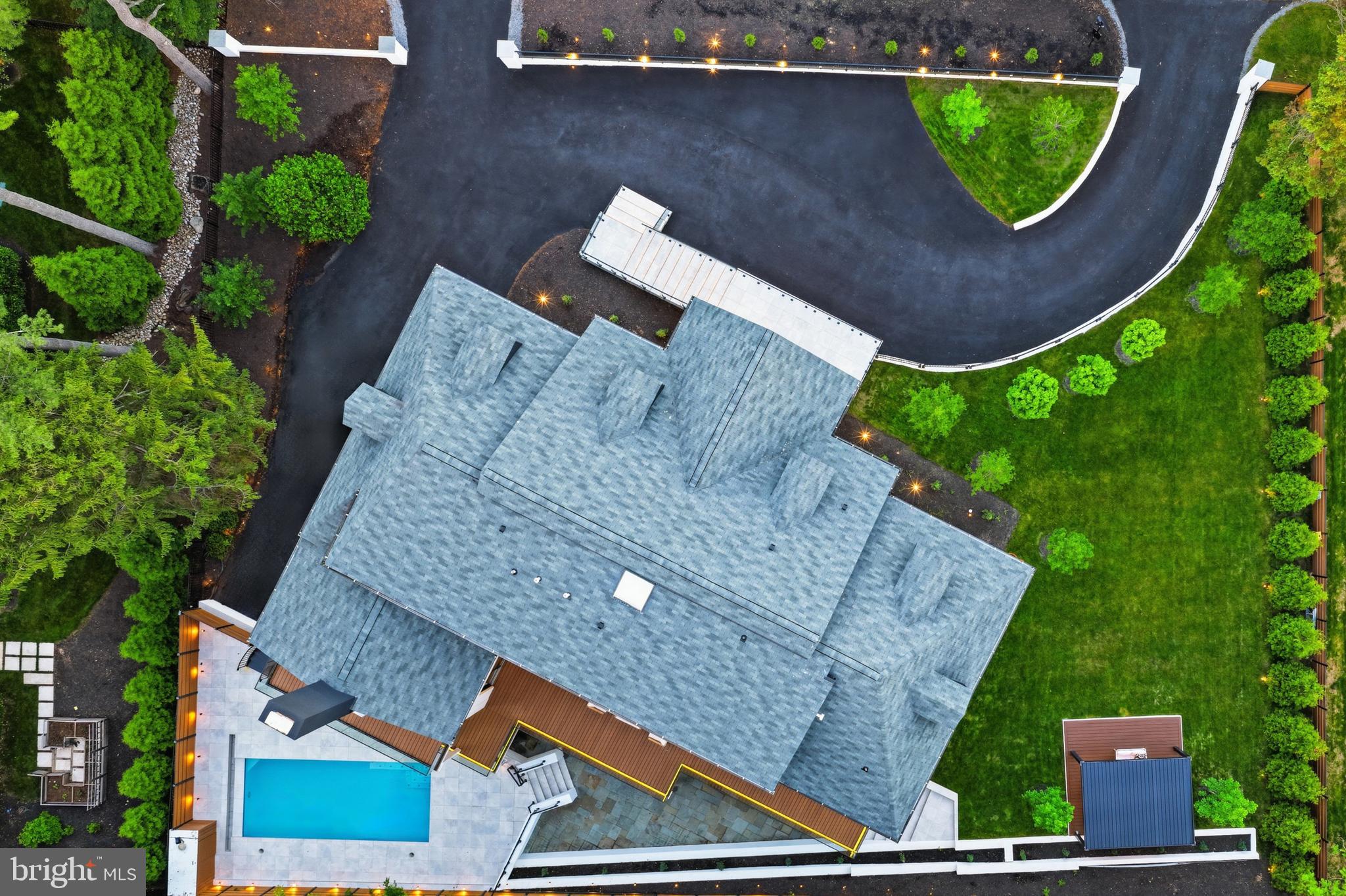 BASIL COURT - Residential