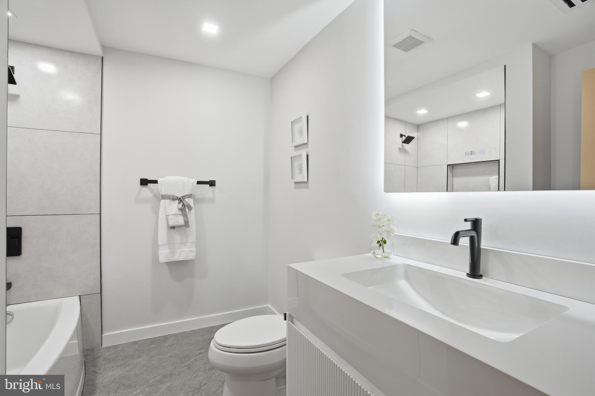 BASIL COURT - Residential
