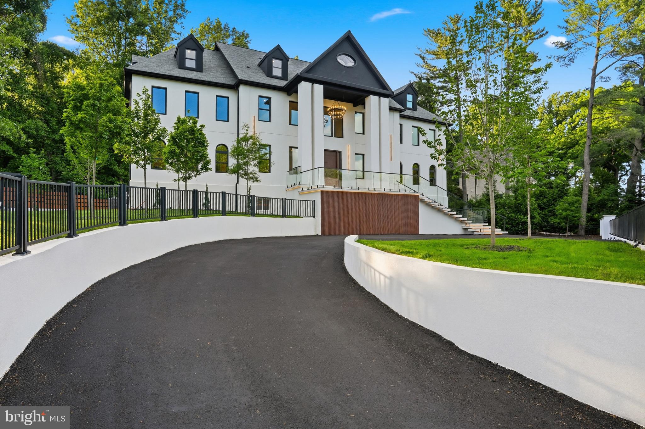 BASIL COURT - Residential
