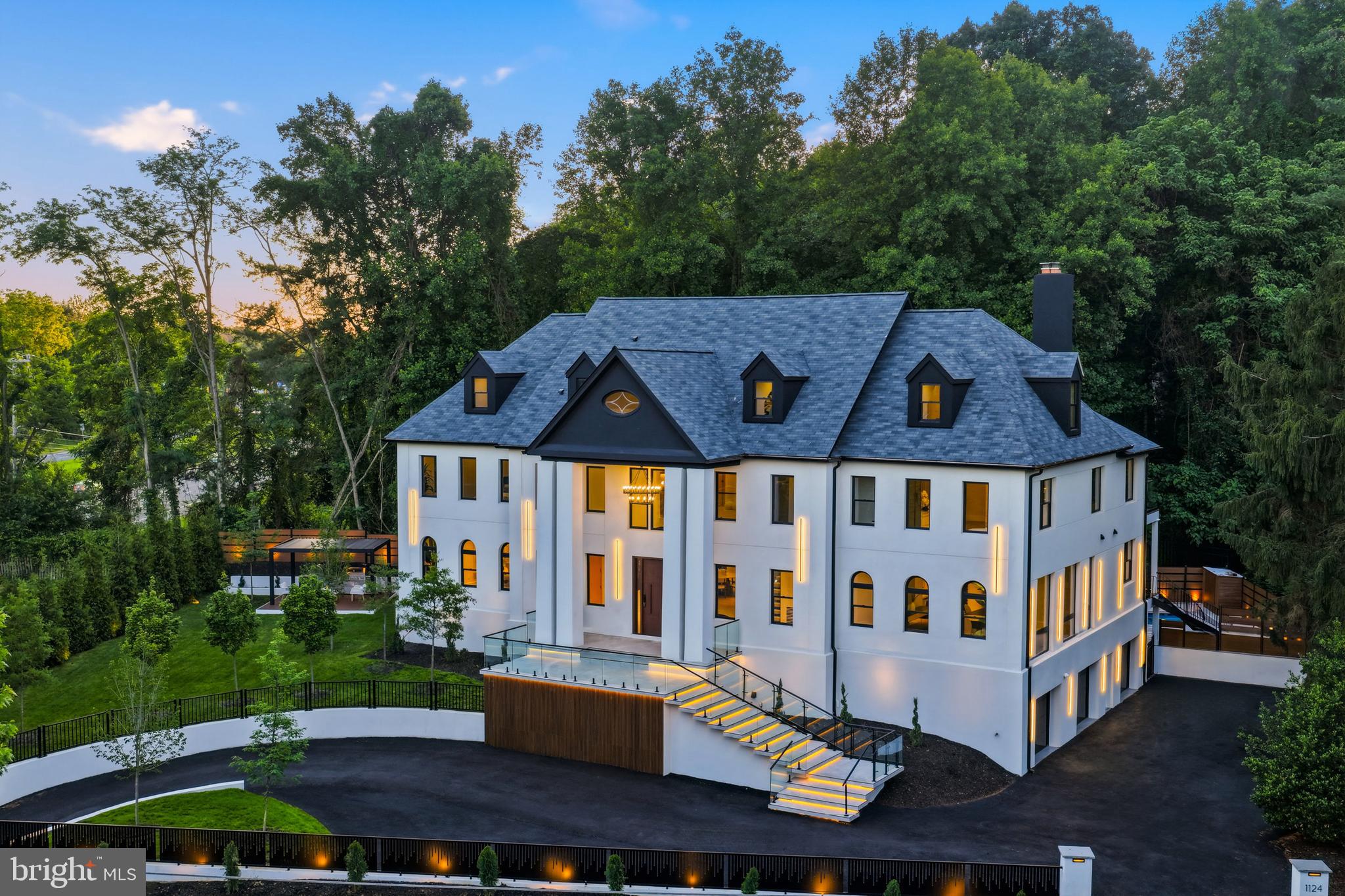 BASIL COURT - Residential