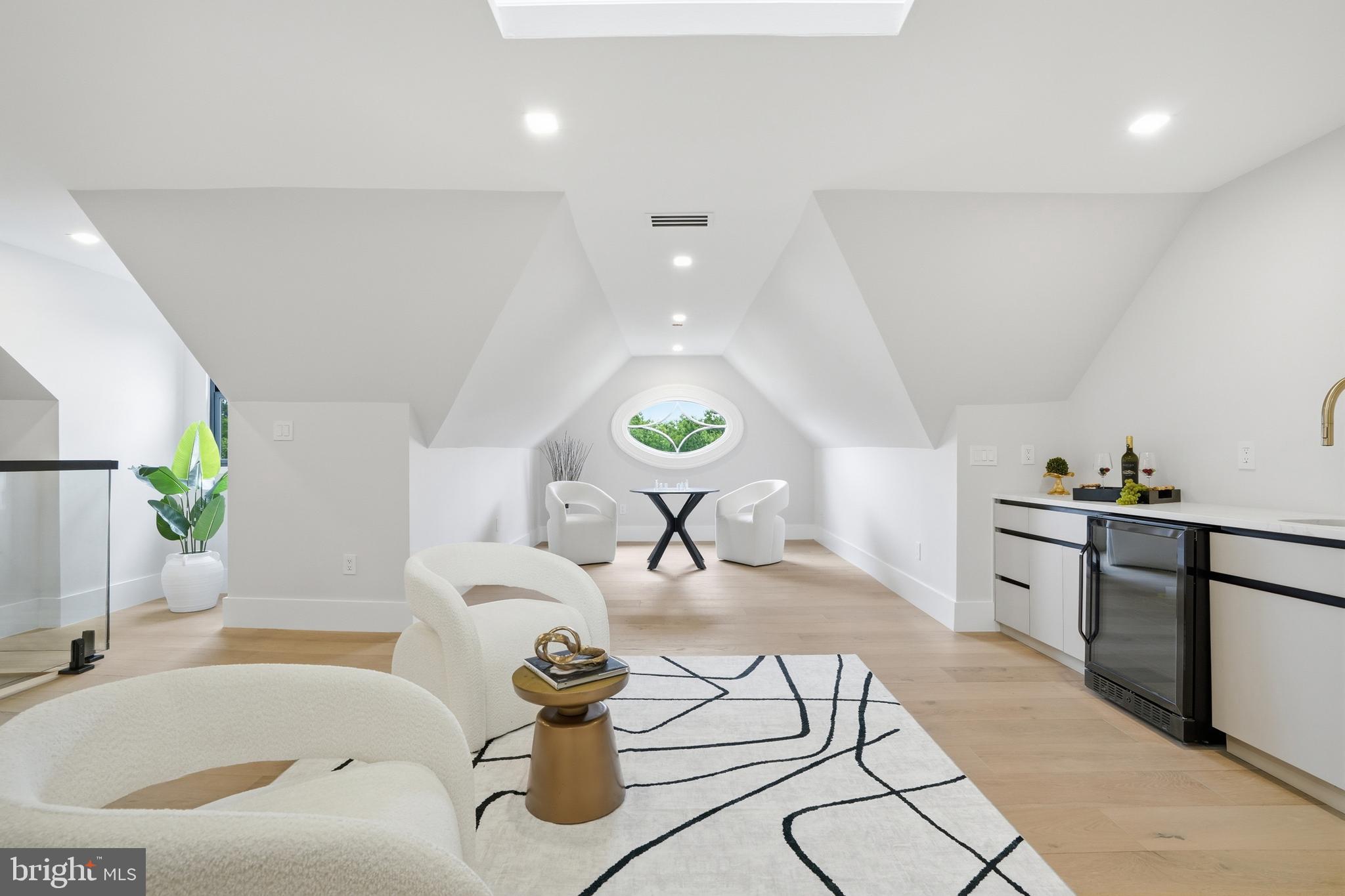 BASIL COURT - Residential