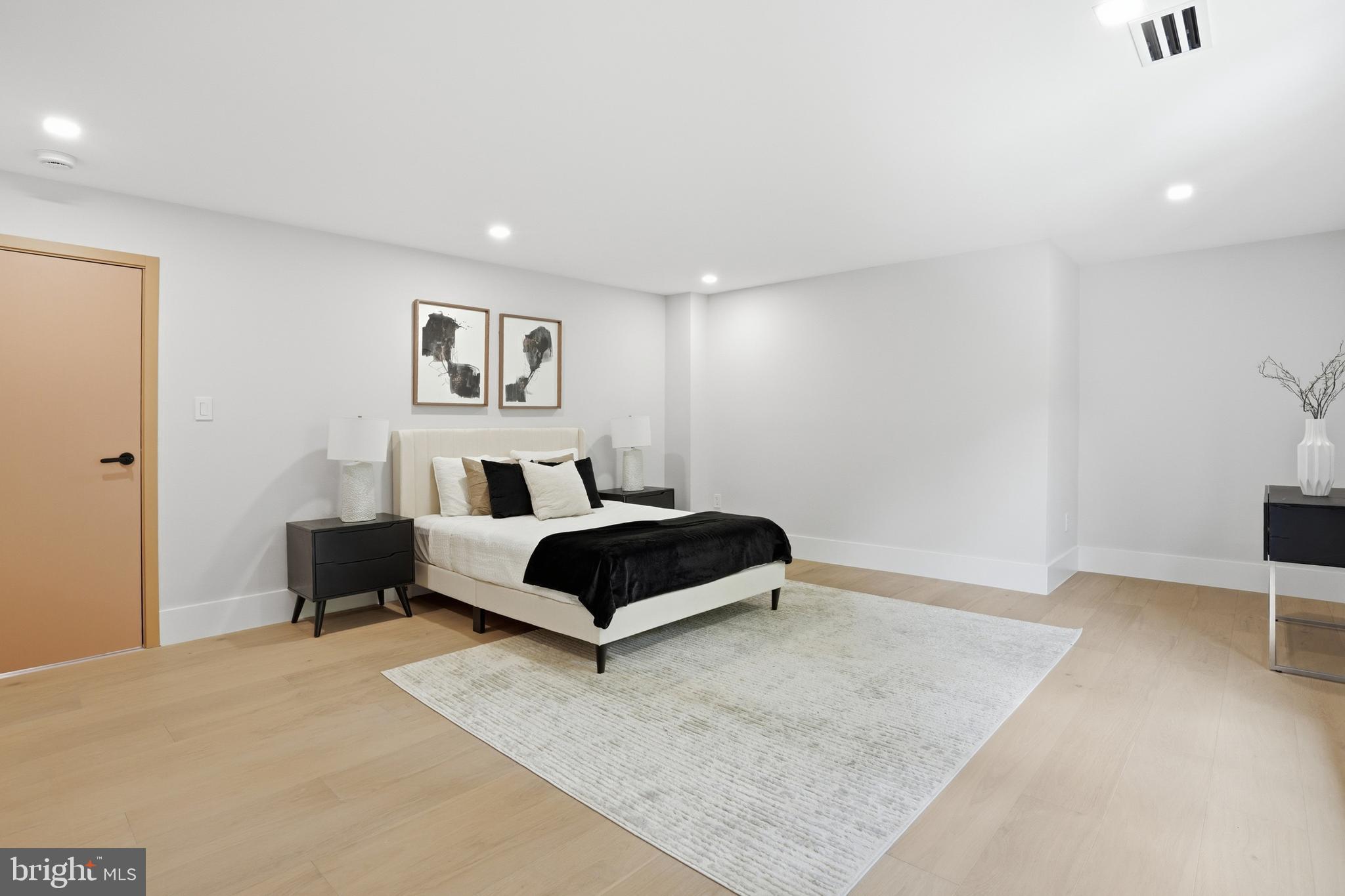 BASIL COURT - Residential