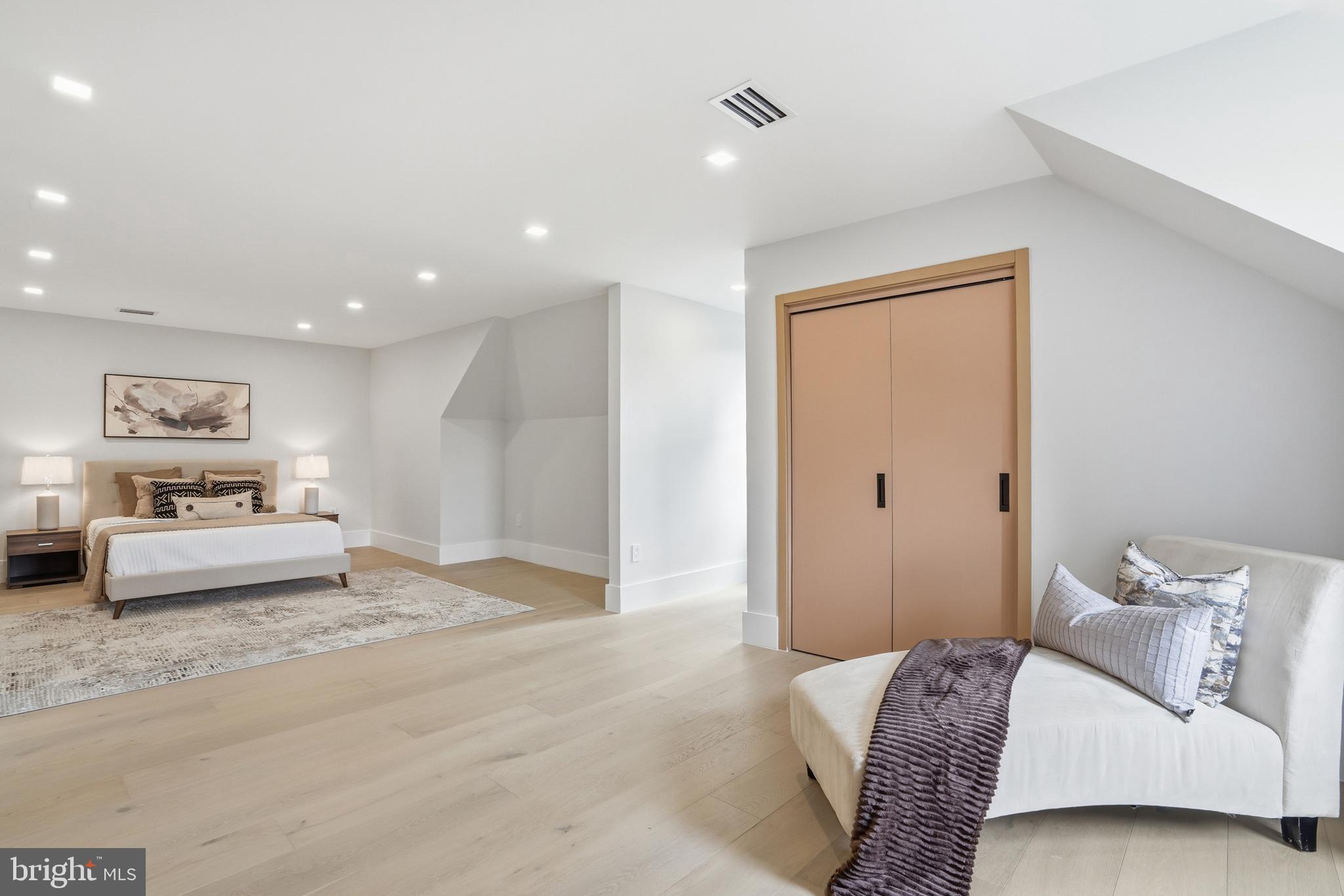 BASIL COURT - Residential