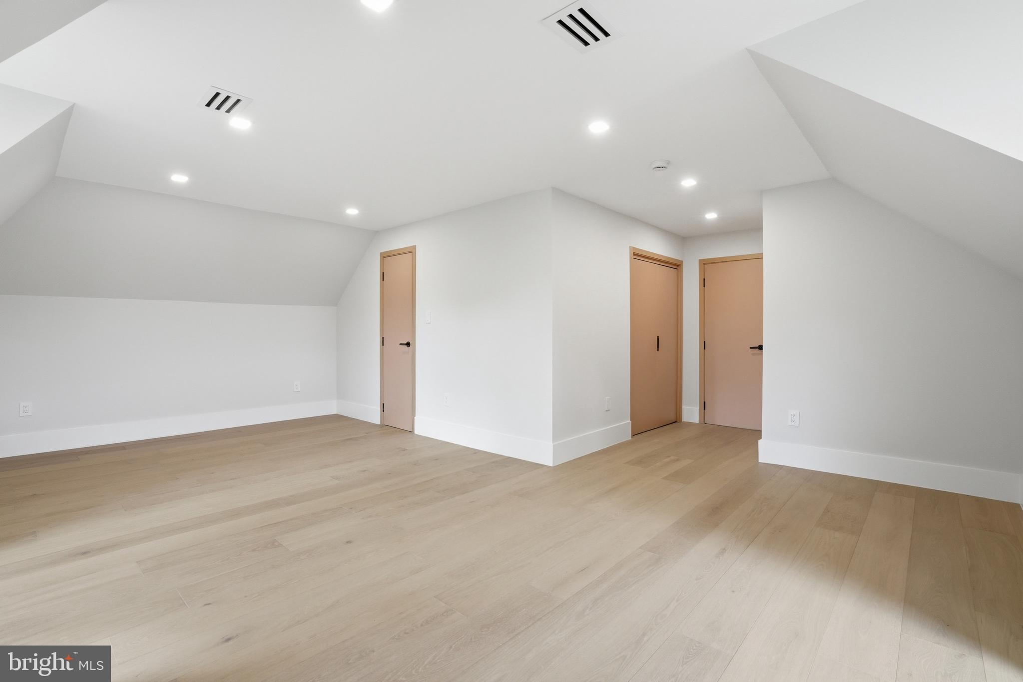 BASIL COURT - Residential