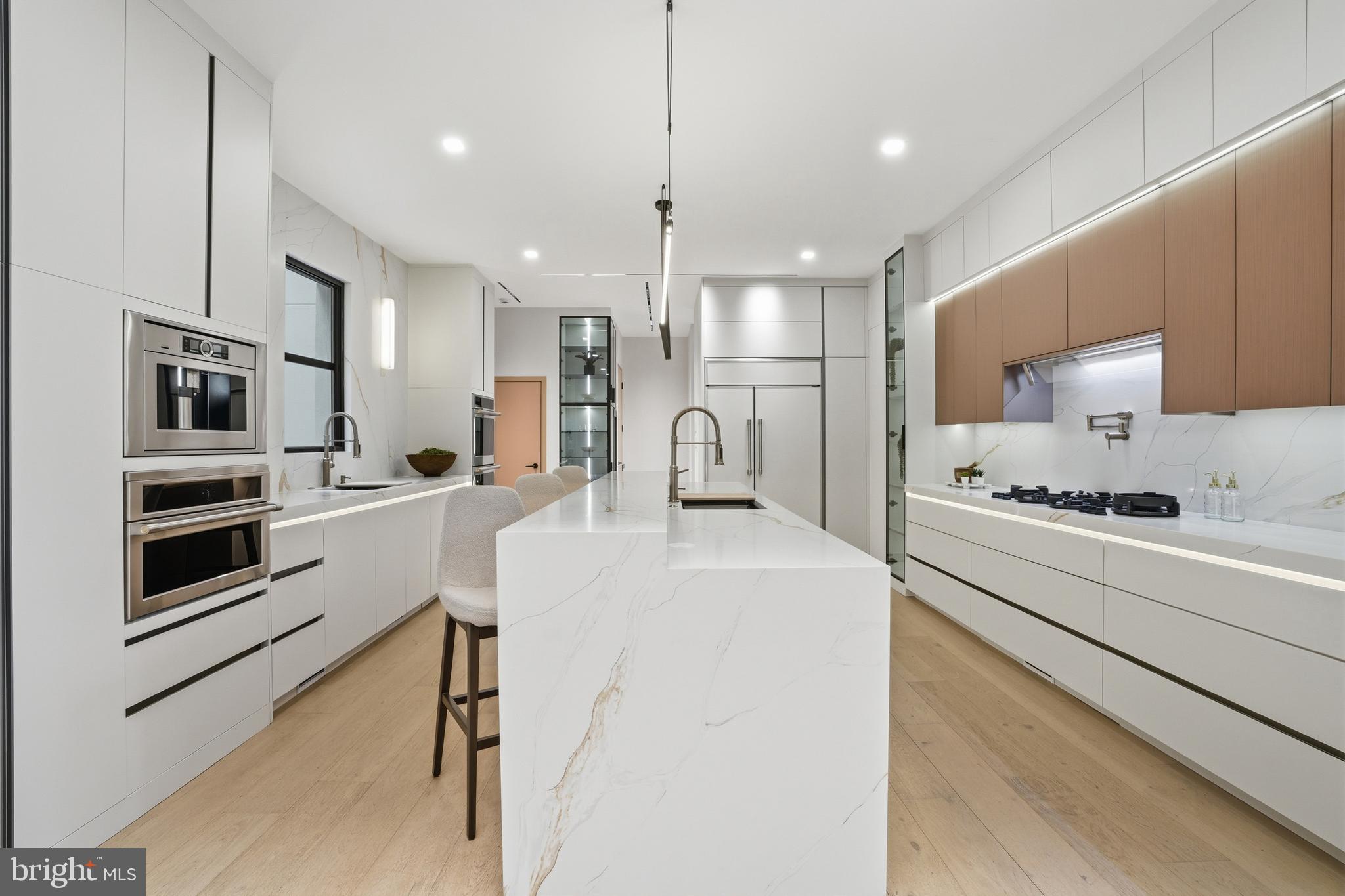 BASIL COURT - Residential