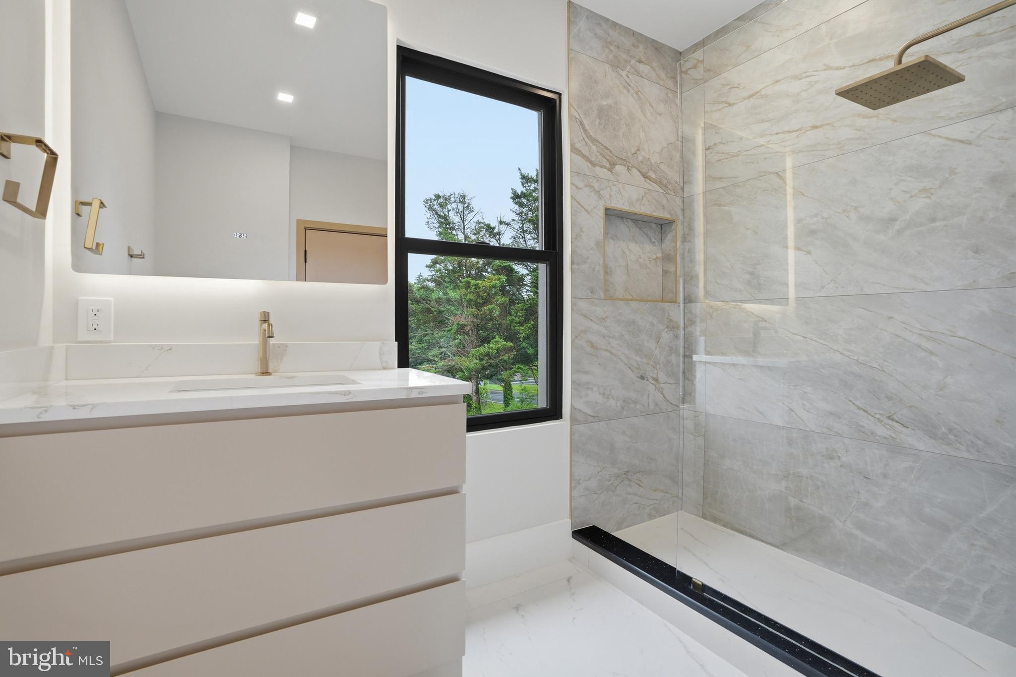 BASIL COURT - Residential