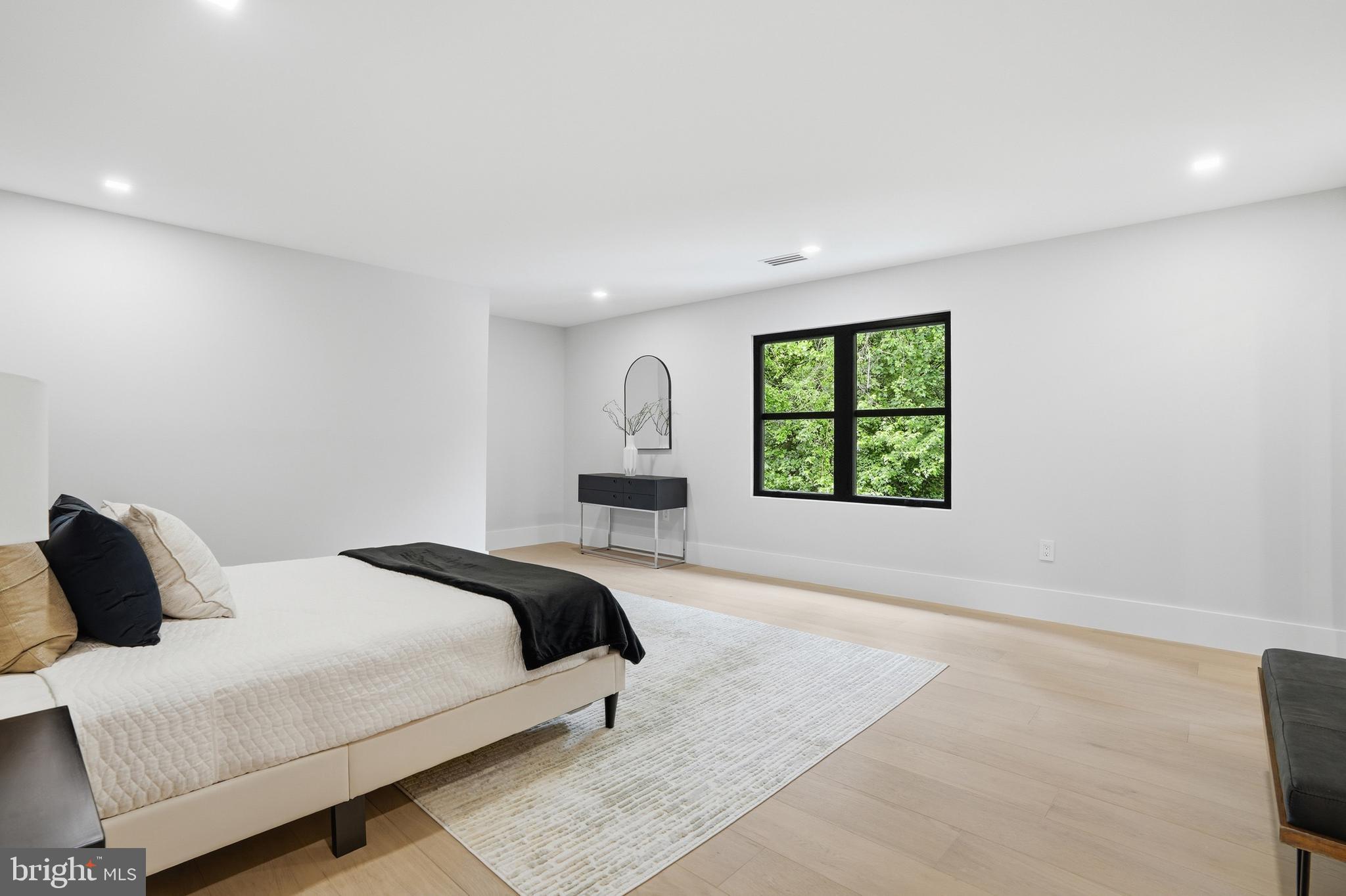 BASIL COURT - Residential