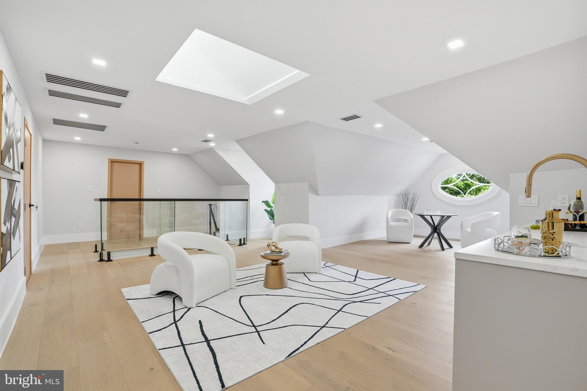BASIL COURT - Residential