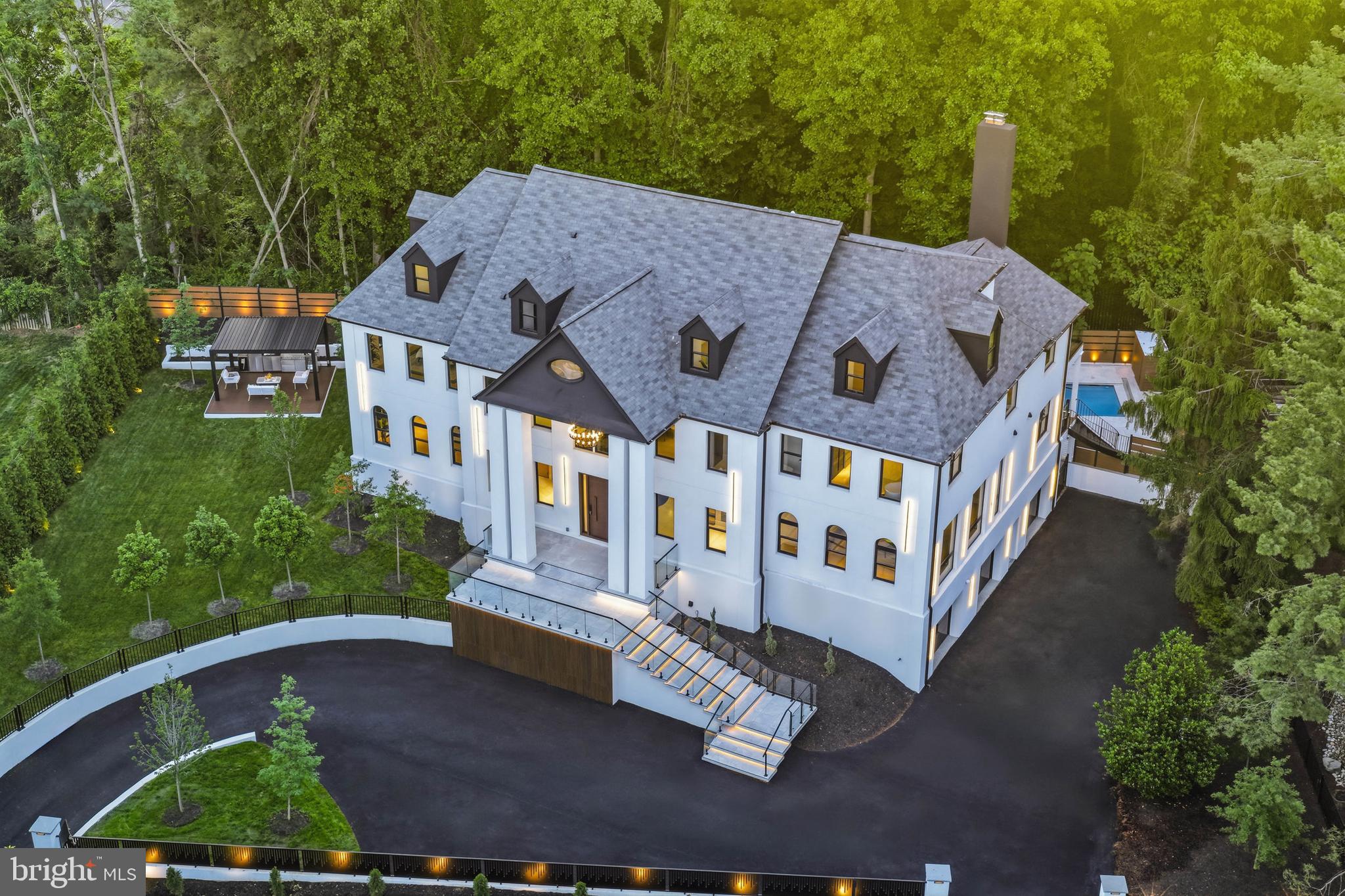 BASIL COURT - Residential
