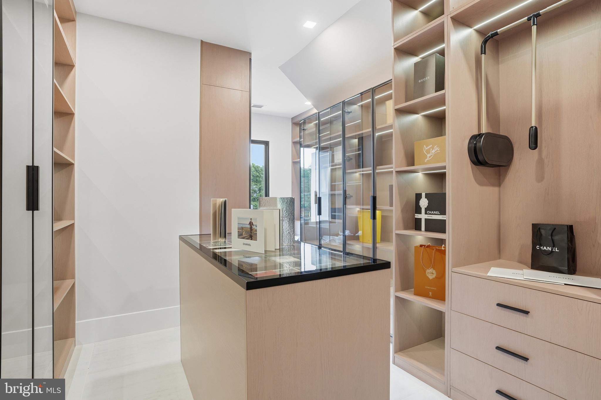 BASIL COURT - Residential