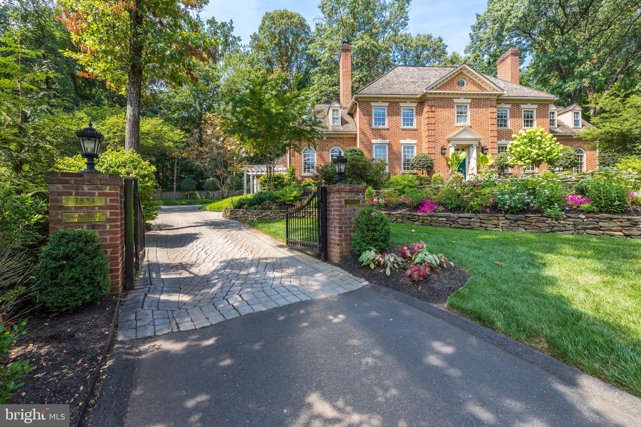 LAURELMONT - Residential