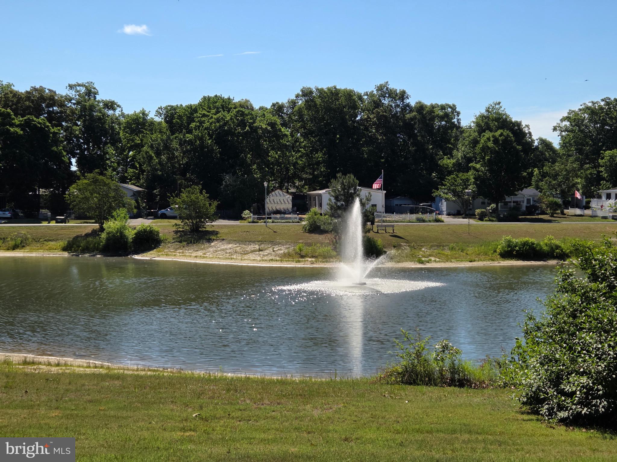 LAZY LAKE - Residential