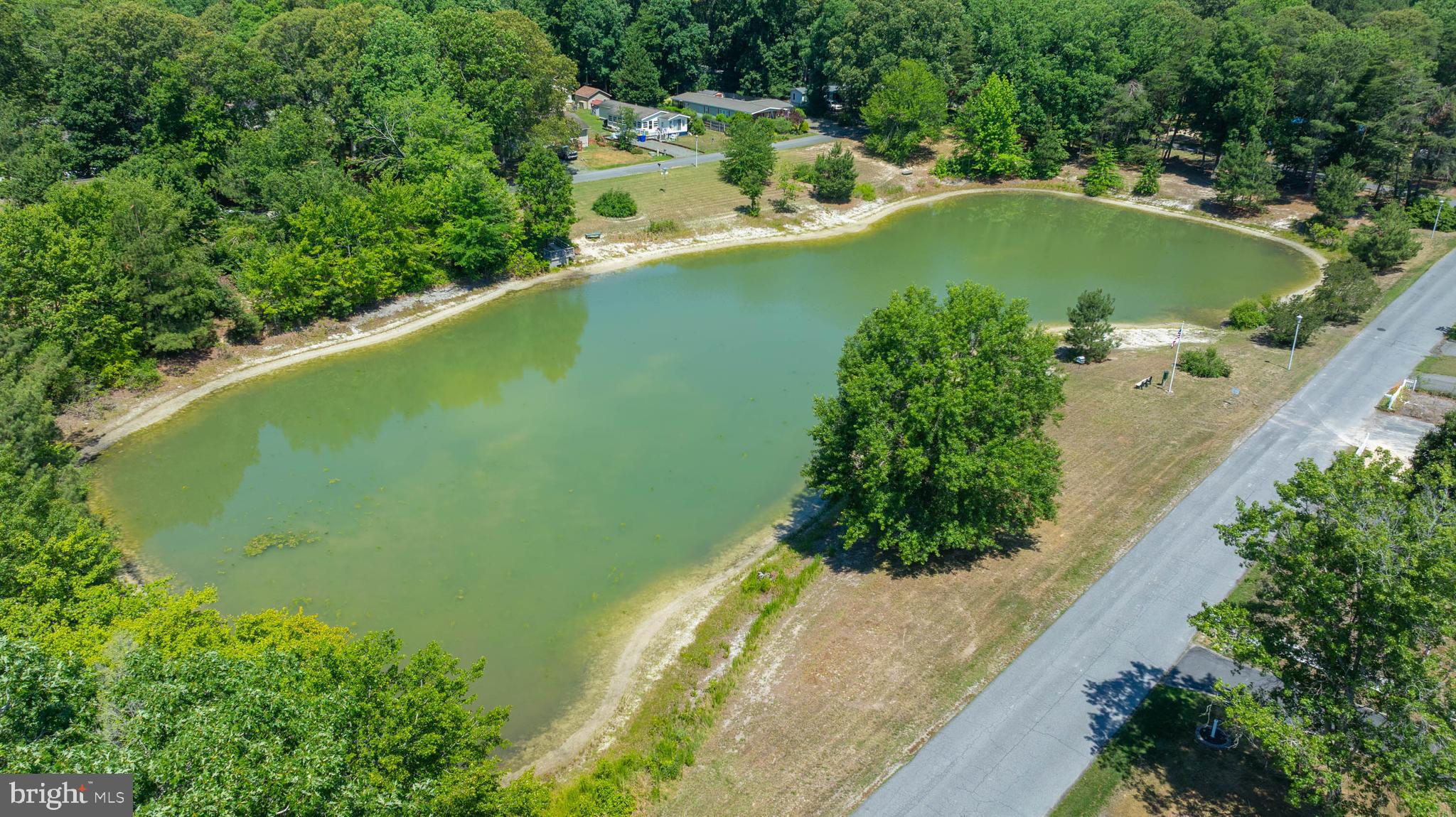 LAZY LAKE - Residential