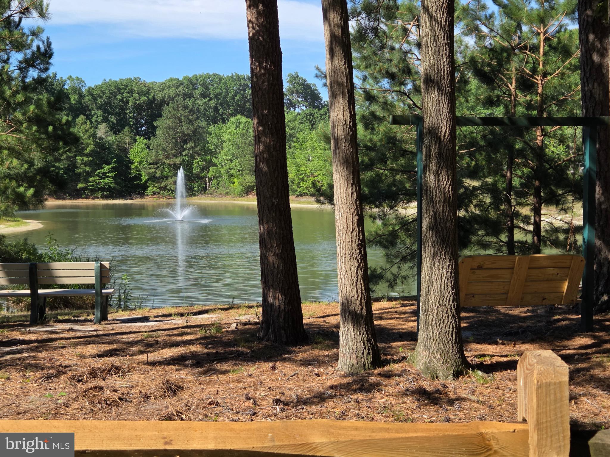 LAZY LAKE - Residential