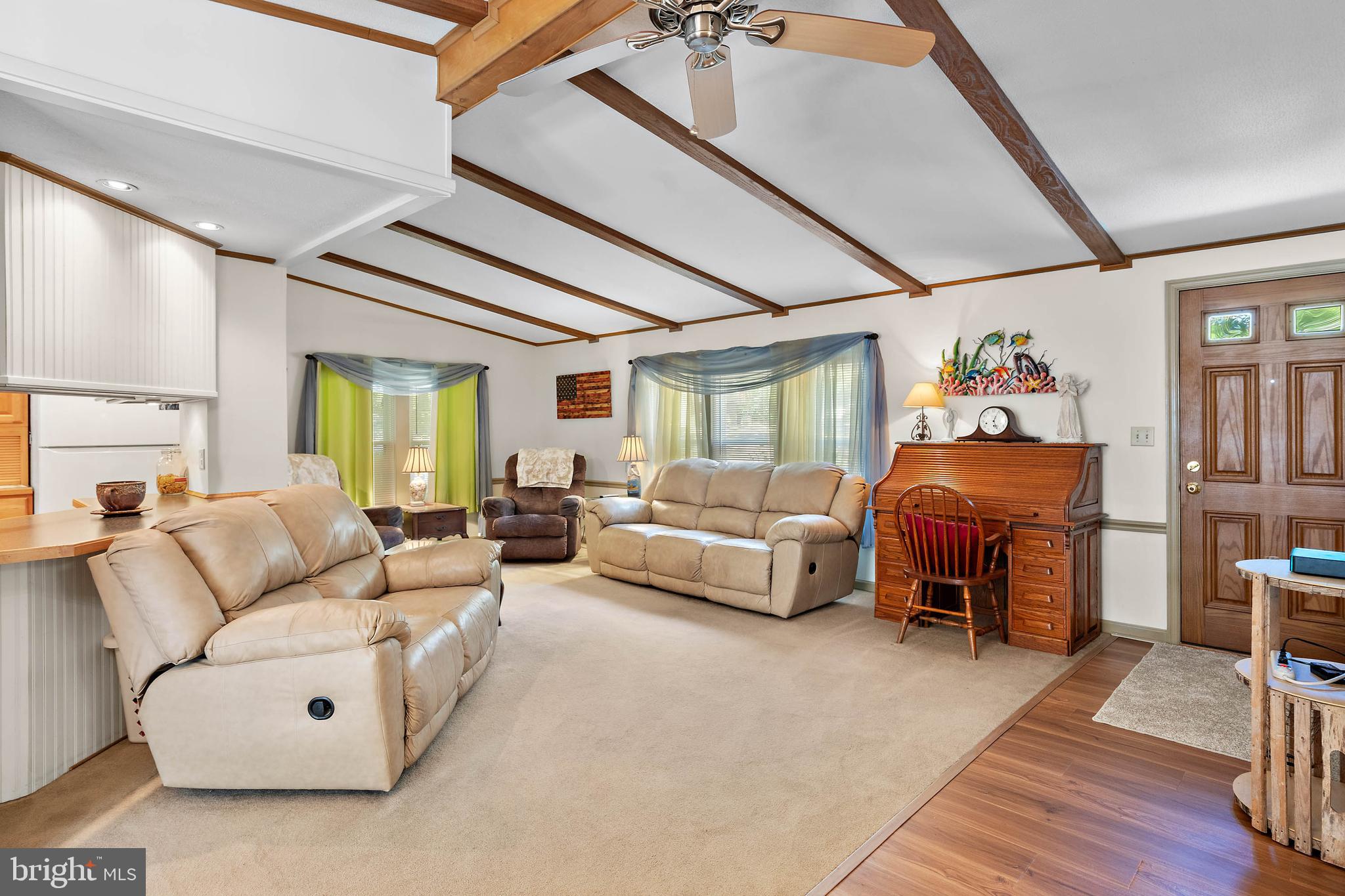 LAZY LAKE - Residential