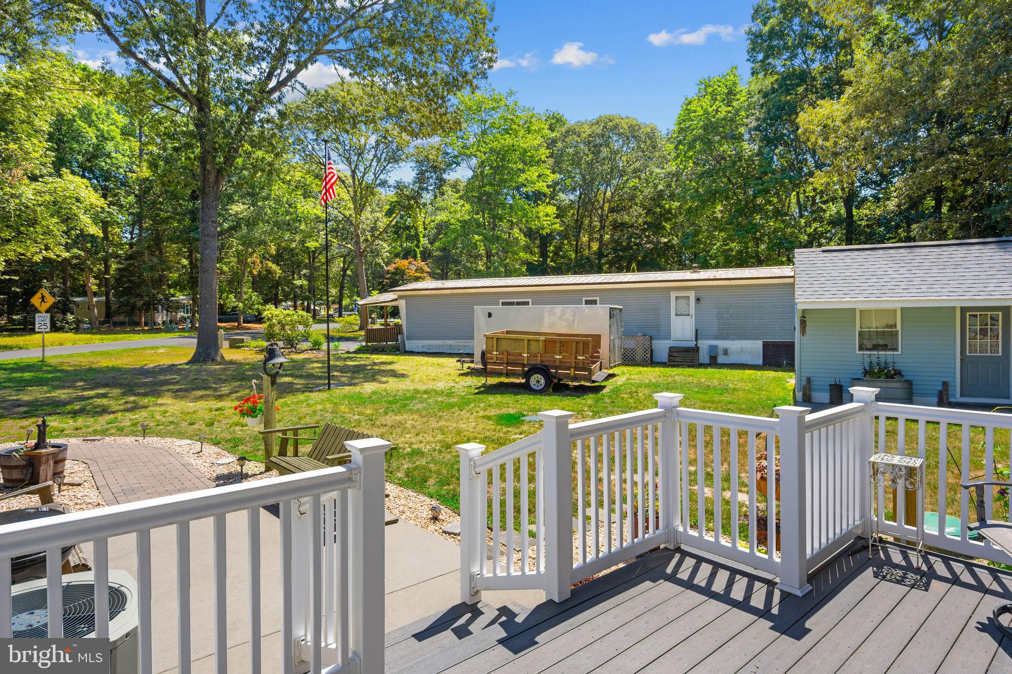 LAZY LAKE - Residential