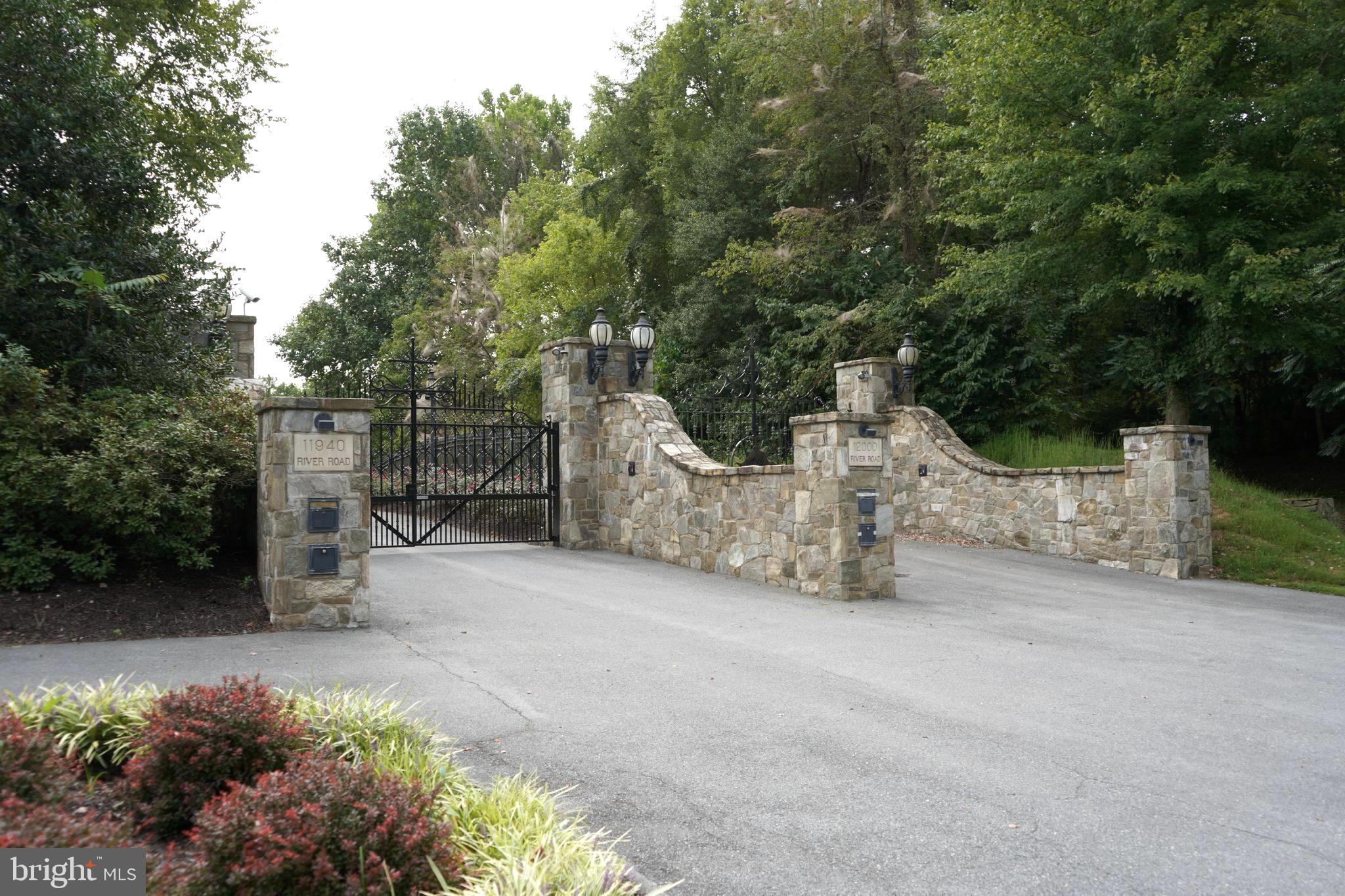 DARNESTOWN OUTSIDE - Land