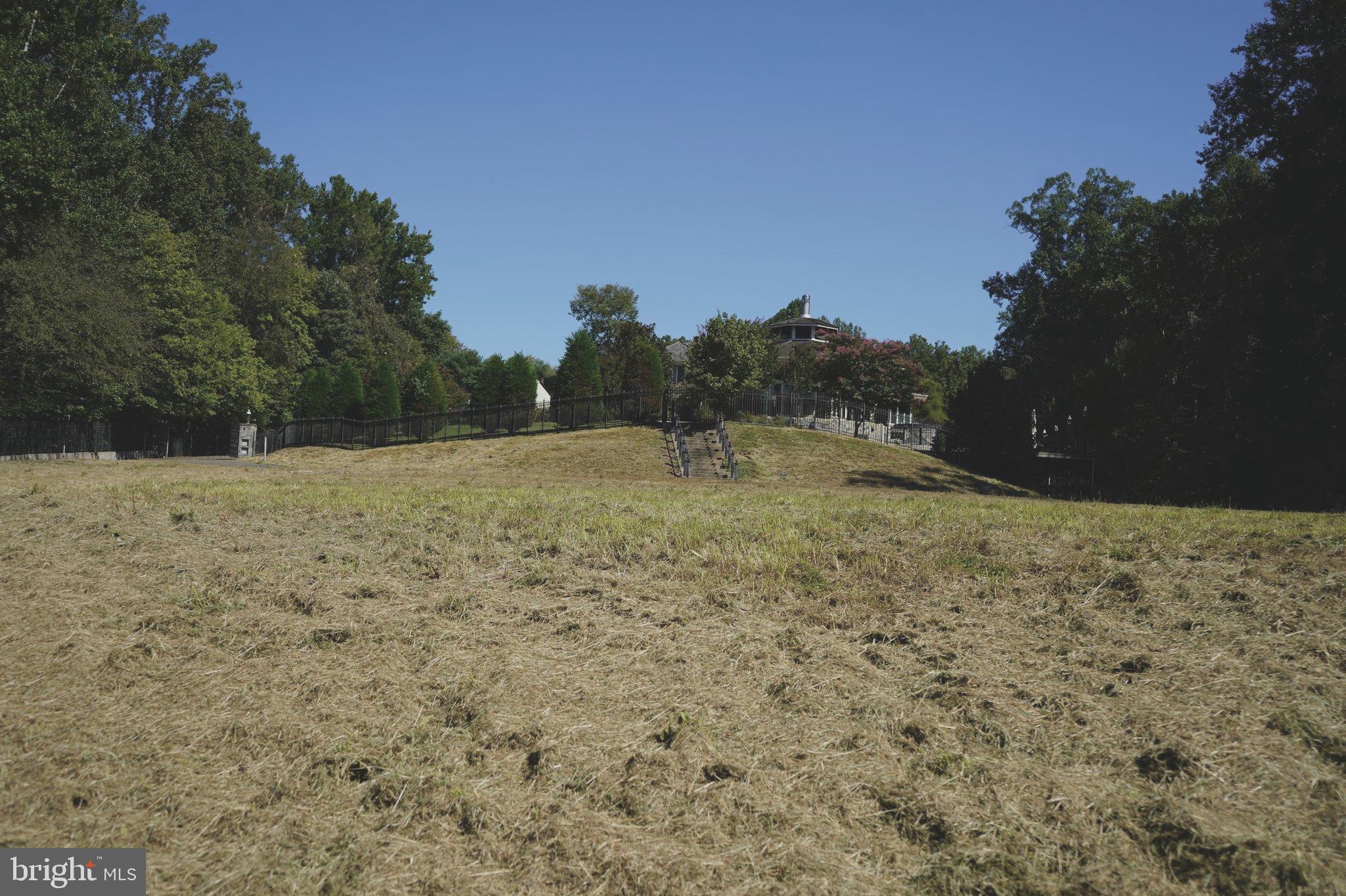 DARNESTOWN OUTSIDE - Land