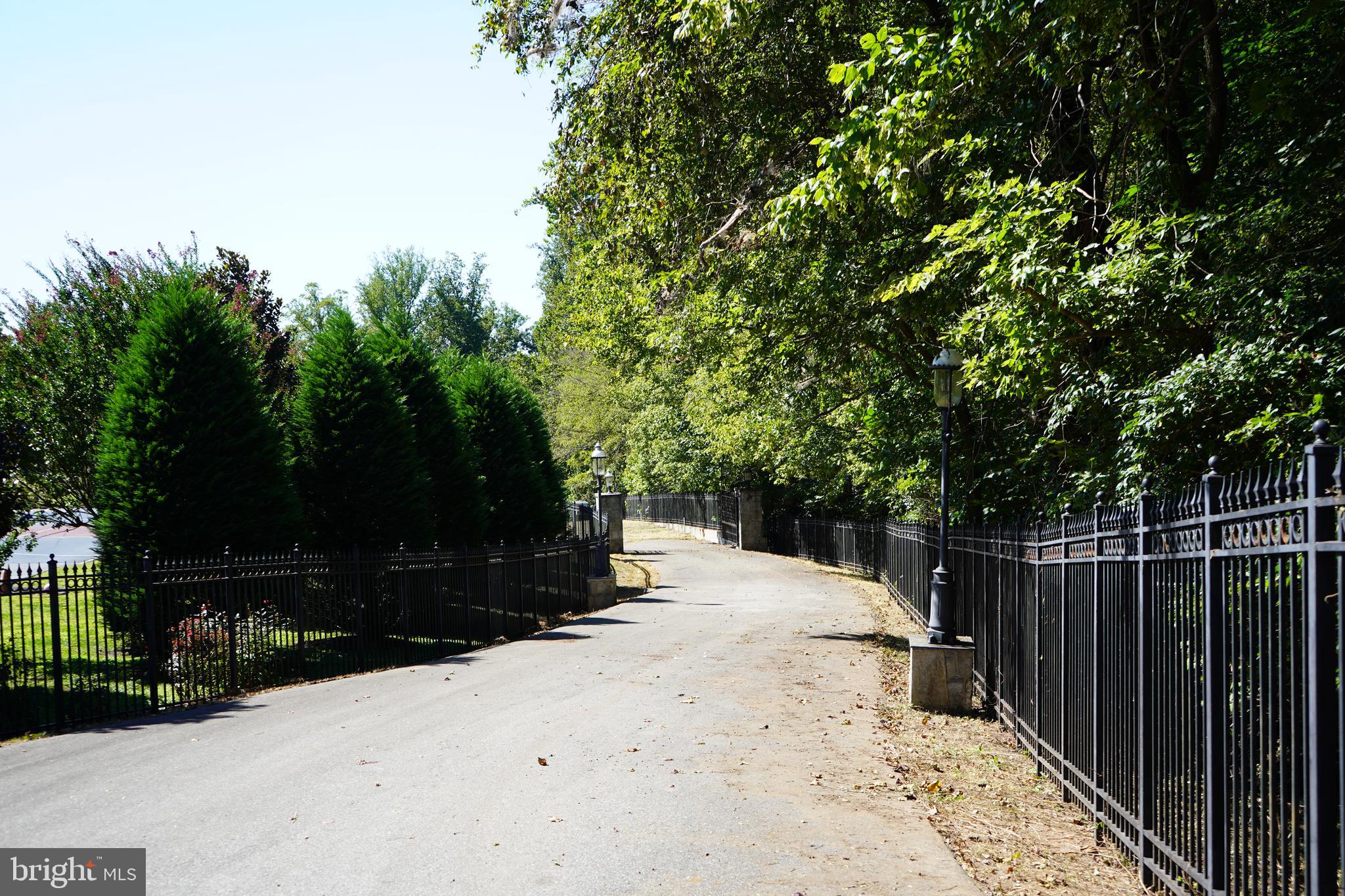DARNESTOWN OUTSIDE - Land