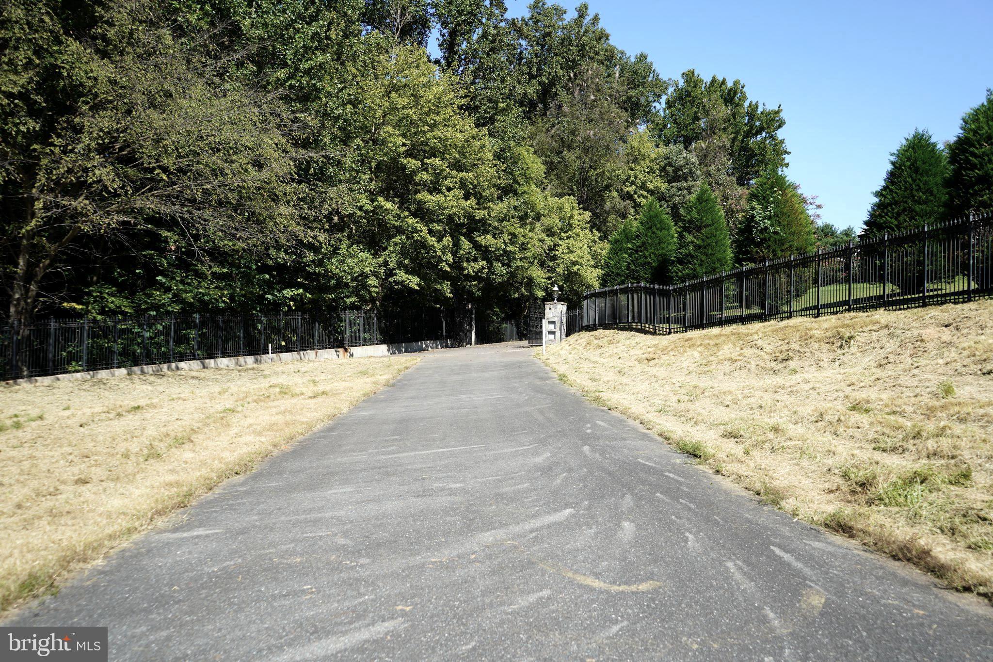 DARNESTOWN OUTSIDE - Land