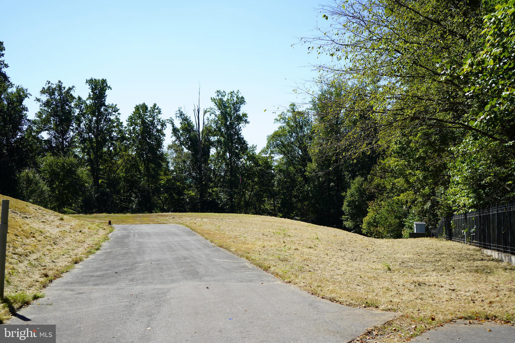 DARNESTOWN OUTSIDE - Land