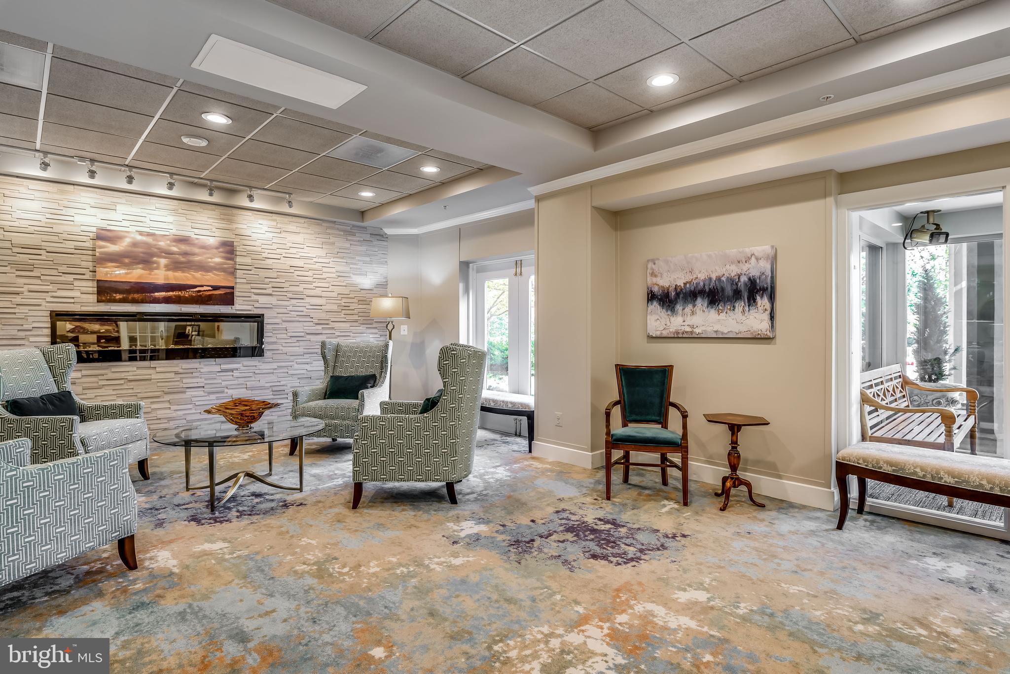 LANSDOWNE WOODS - Residential