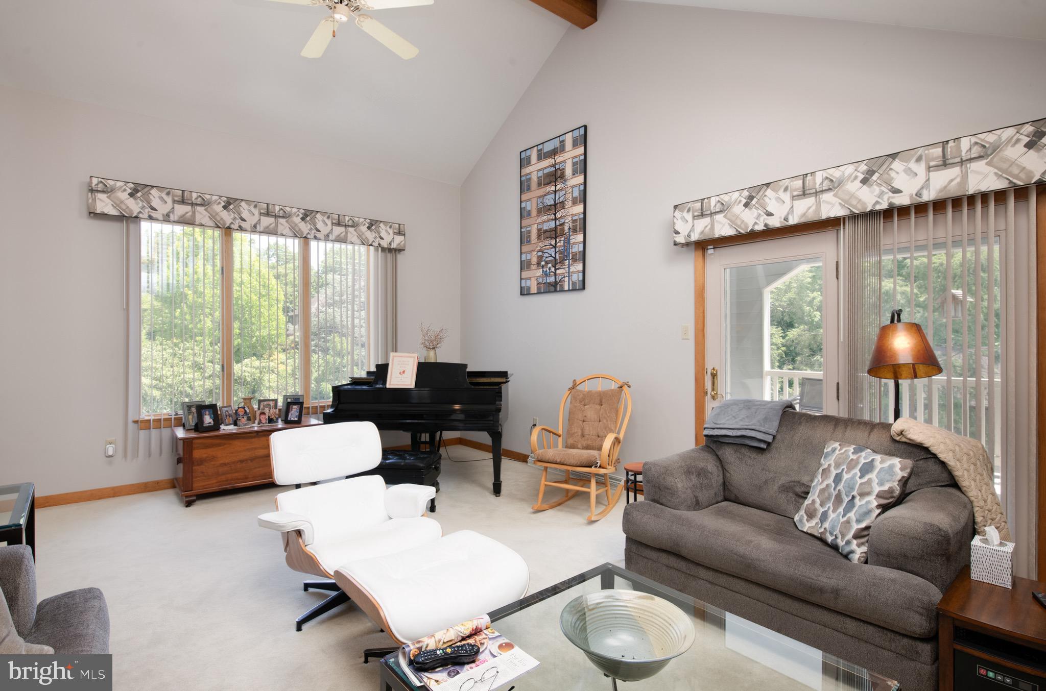 COUNTRY CLUB ESTAT - Residential