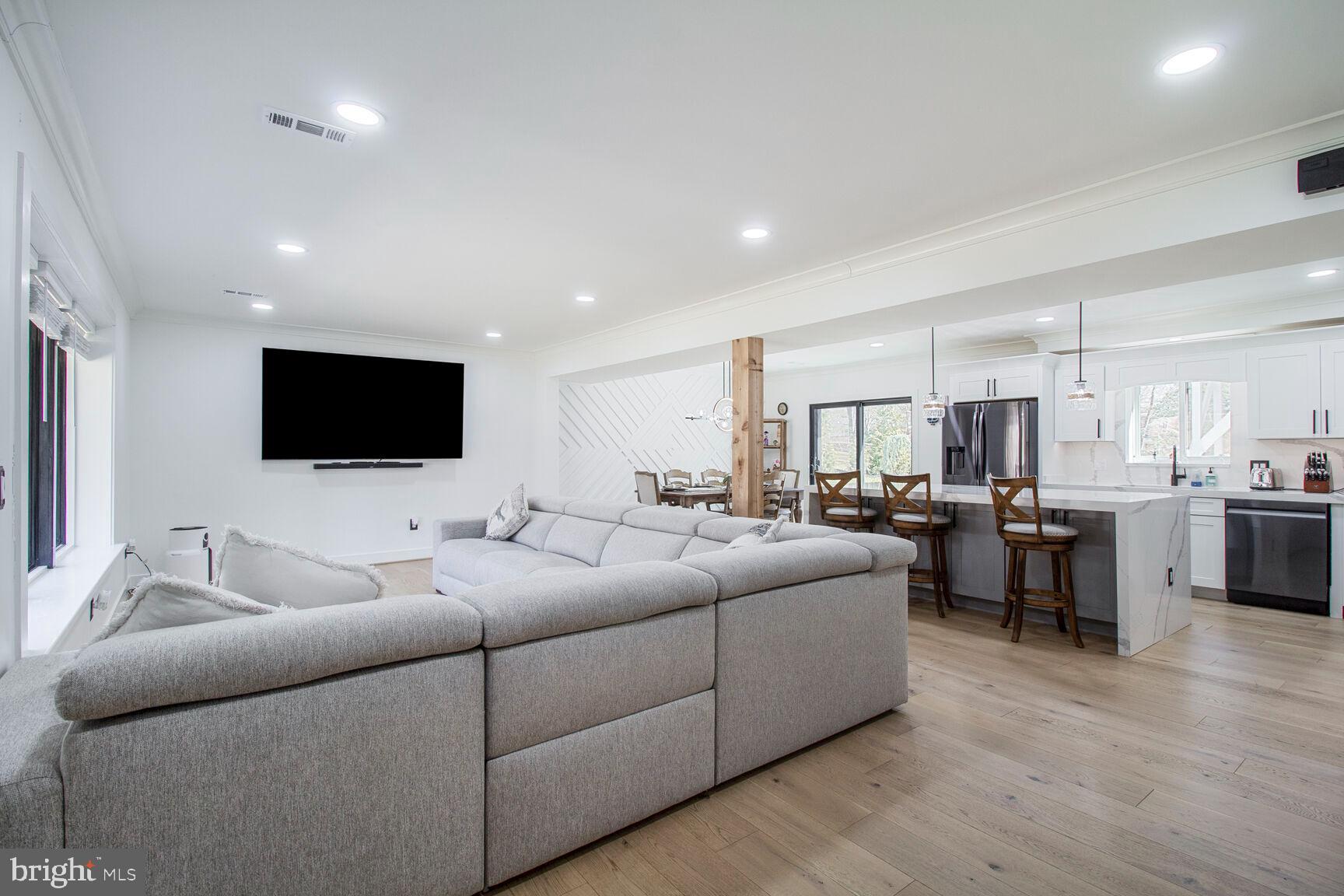 HAMMOND VILLAGE - Residential