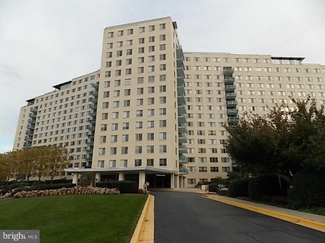 15 th floor condo . Was 3 bedrooms and master bedroom converted to huge walk in closet .Maintenance free living . Balcony off living room.  Nice size living room and bedrooms with two full baths.  Laundry, salon, dry cleaners and 2 party rooms. Outdoor pool . 24 hour security .