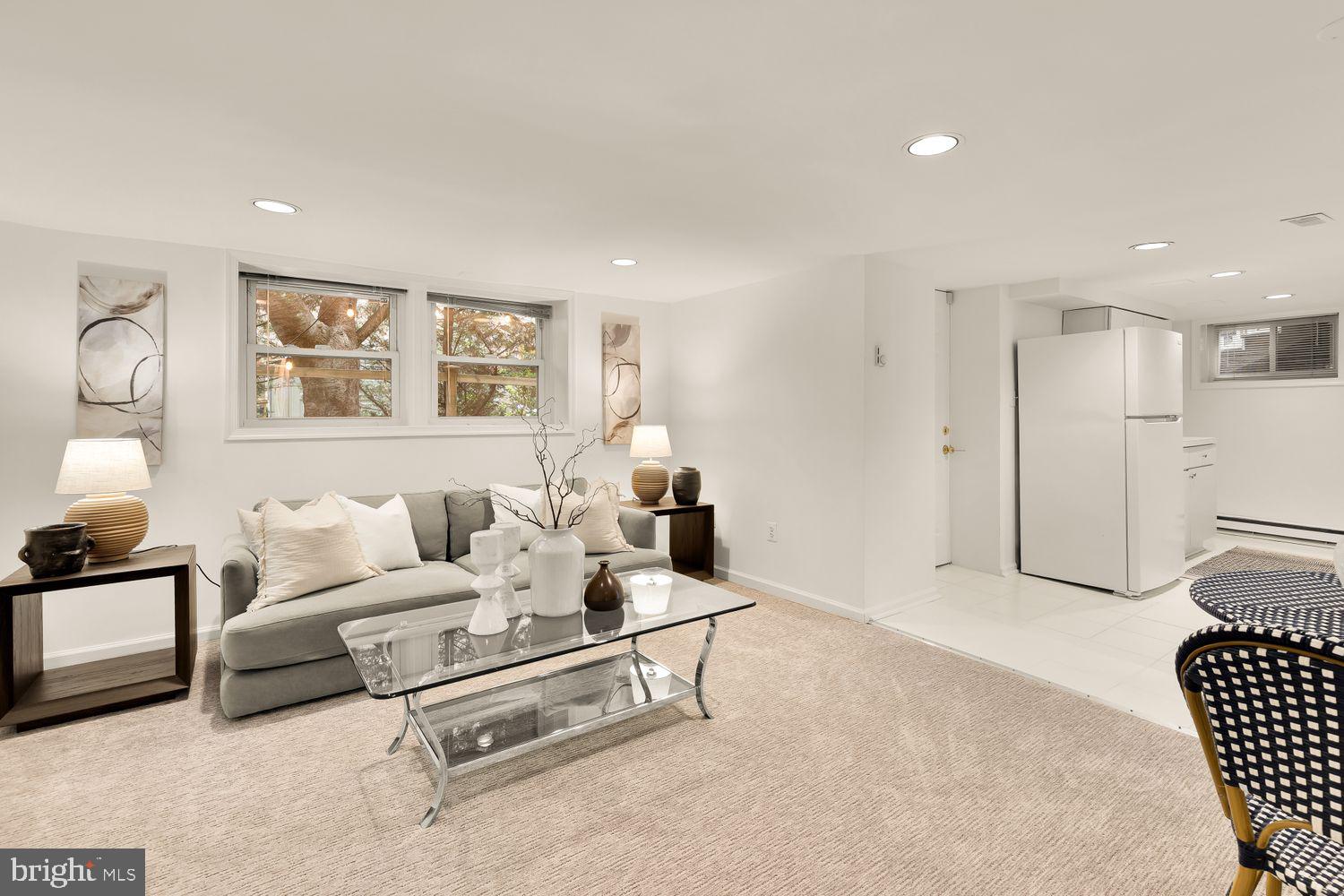 CHEVY CHASE - Residential