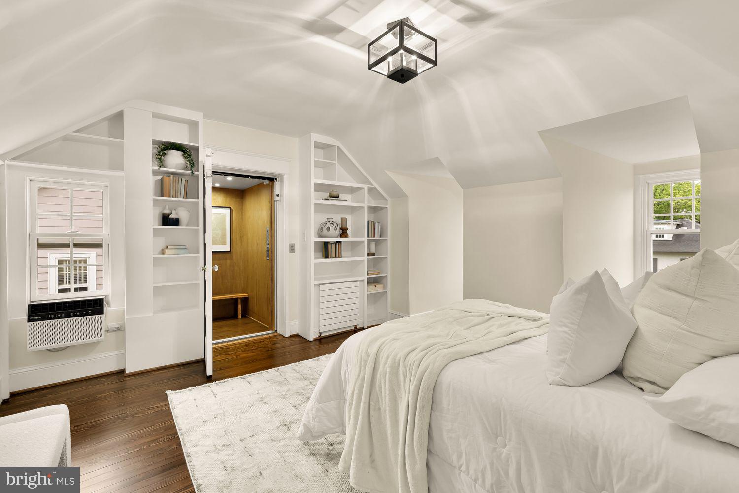 CHEVY CHASE - Residential