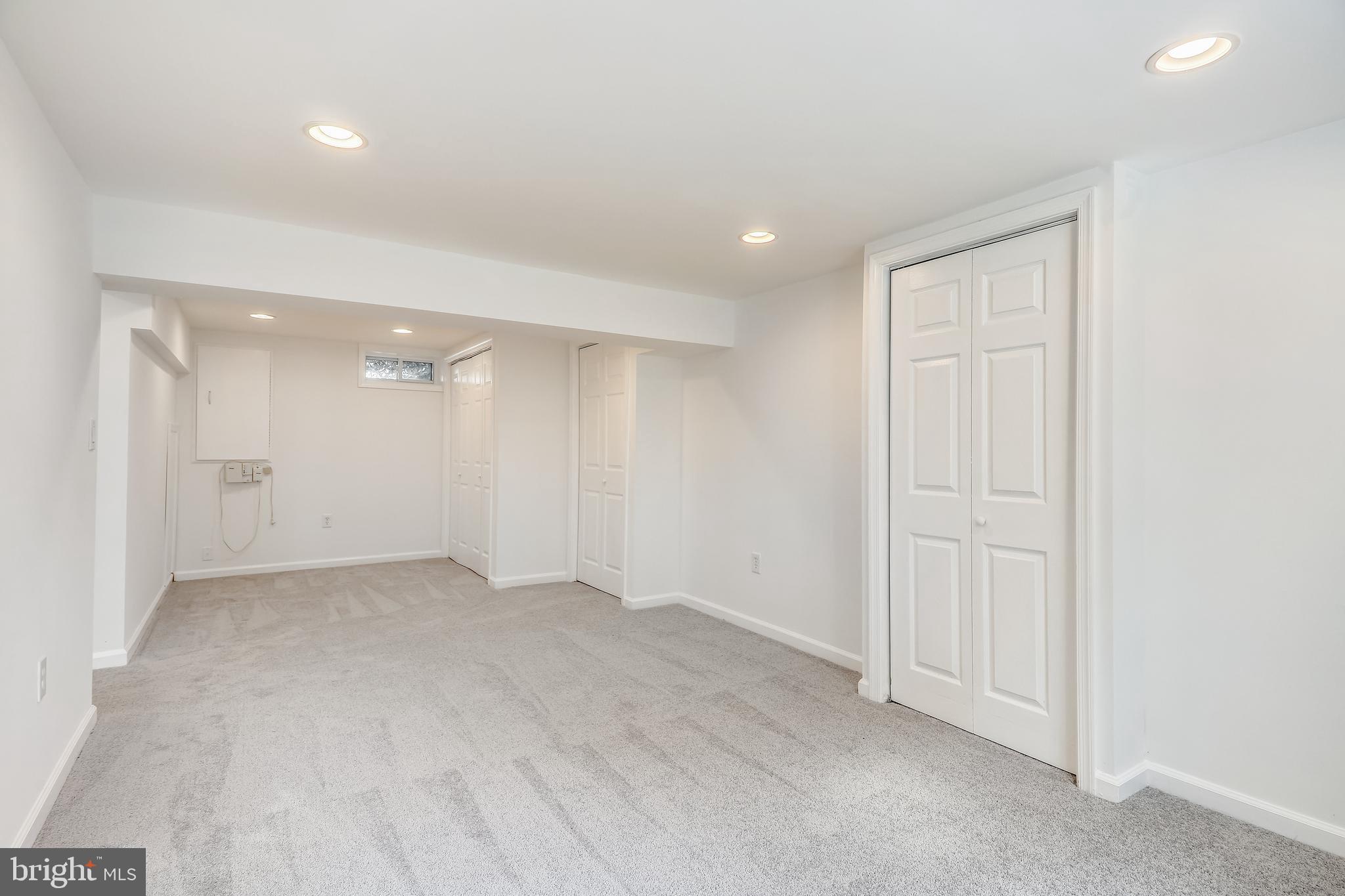 VEIRS MILL VILLAGE - Residential
